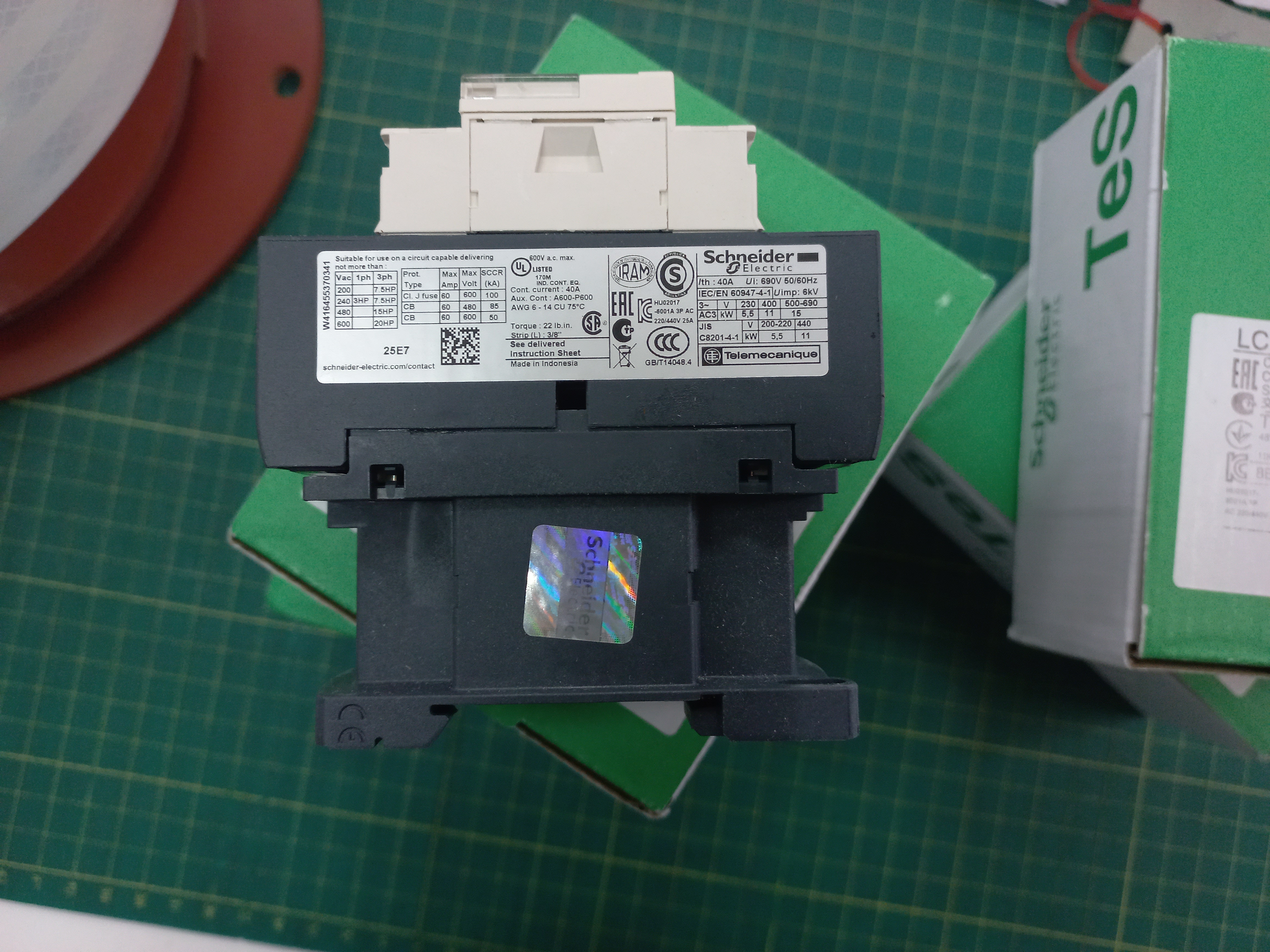 แมกเนติก คอนแทคเตอร์ MAGNETIC CONTACTOR รุ่น LC1D25E7 coil 48VAC SCHNEIDER