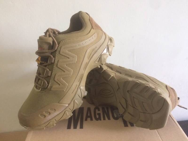 New.รองเท้า Magnum กันน้ำ พื้นหนึบ / ดอกยางหนา / ถึกทนสไตล์ 🔰 เนื้อผ้า Condura ที่เป็นที่รู้จักกันดี ที่ทหารทั่วโลกใช้ ว่าเป็นเนื้อผ้าที่ถักทอ แน่นหนา มีความทนทานสูง มากกว่าตะกูล D ทั้งหลาย (อย่าง 600D 1000D) 🔰ด้วยการออกแบบหรือดีไซน์ให้เหม