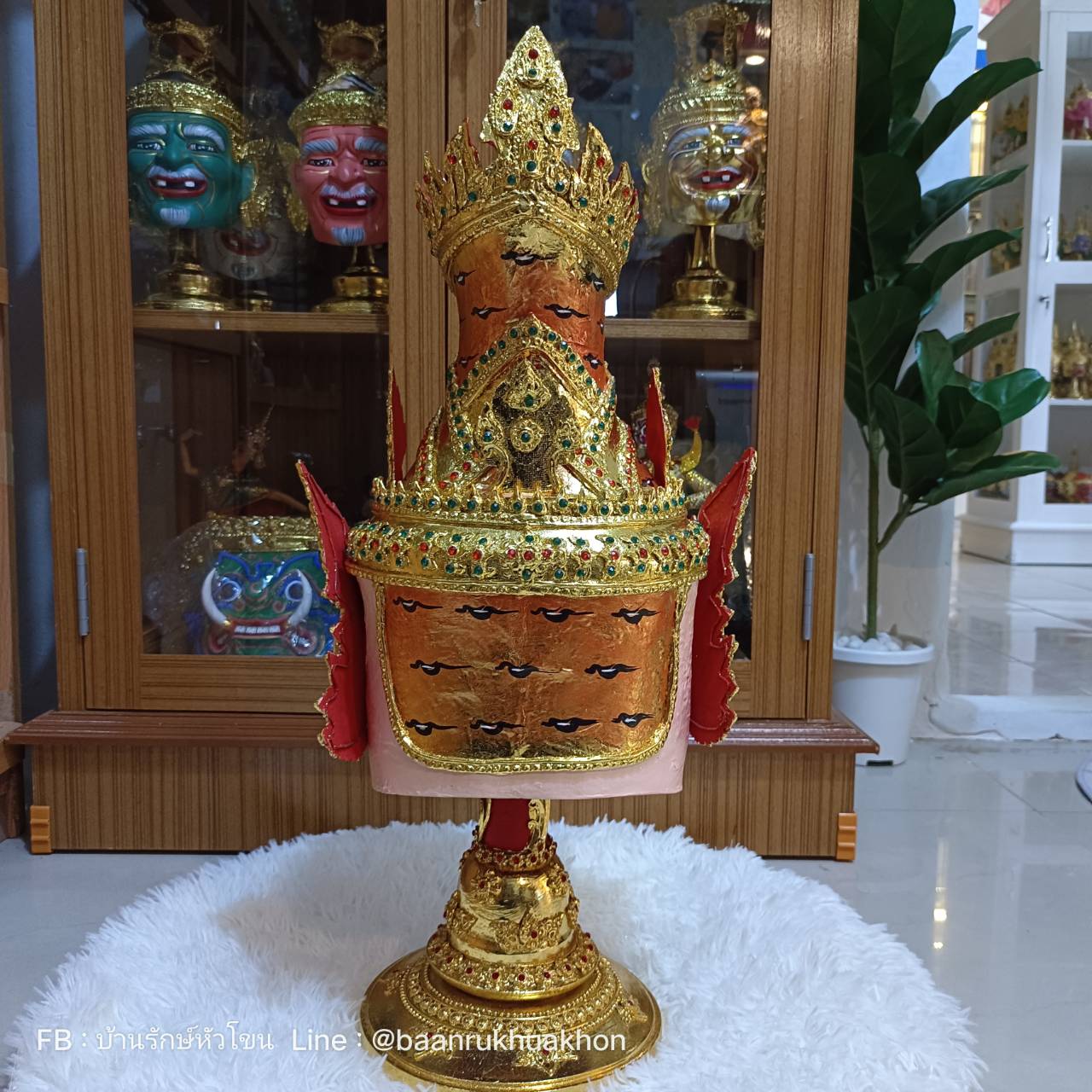 เศียรพ่อแก่ (หน้าสีเนื้อ) ขนาดครอบ พร้อมฐานไม้อัดสีแดงฟรี