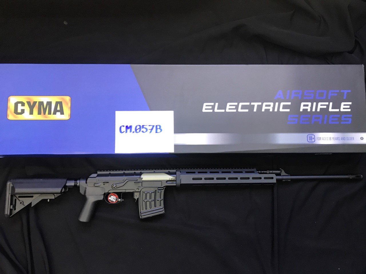 CYMA SVD Dragunov CM057B (กระโจม M-LOK) แรง 440 FPS มี Battery,ชุดชาร์จ พร้อมเล่น ราคา: 8,200 บาท รุ่นCYMA SVD Dragunov CM057B รหัสCM057B น้ำหนัก (กรัม)3330 ความยาว (mm.)1216 วัสดุFull Metal/ GearBox/บูท7mm. Ver.3 หัวกระบอกสูบABS แอร์นอซเซิลABS หัวแบรริ่ง
