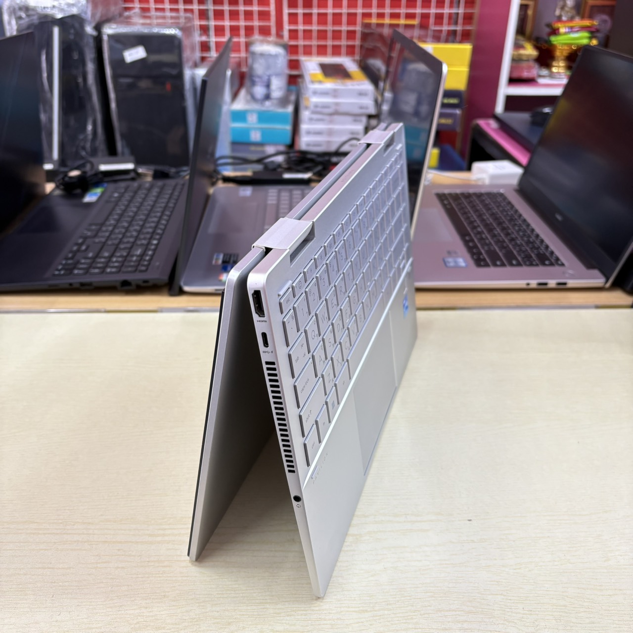 HP PAVILION X360 14 – EK0002TU * NOTEBOOK แบบฝาพับ 360 องศา หน้าจอ TOUCH SCREEN + ปากกา * ติดฟิล์มกันรอยหน้าจอแล้ว สภาพเครื่อง 90%