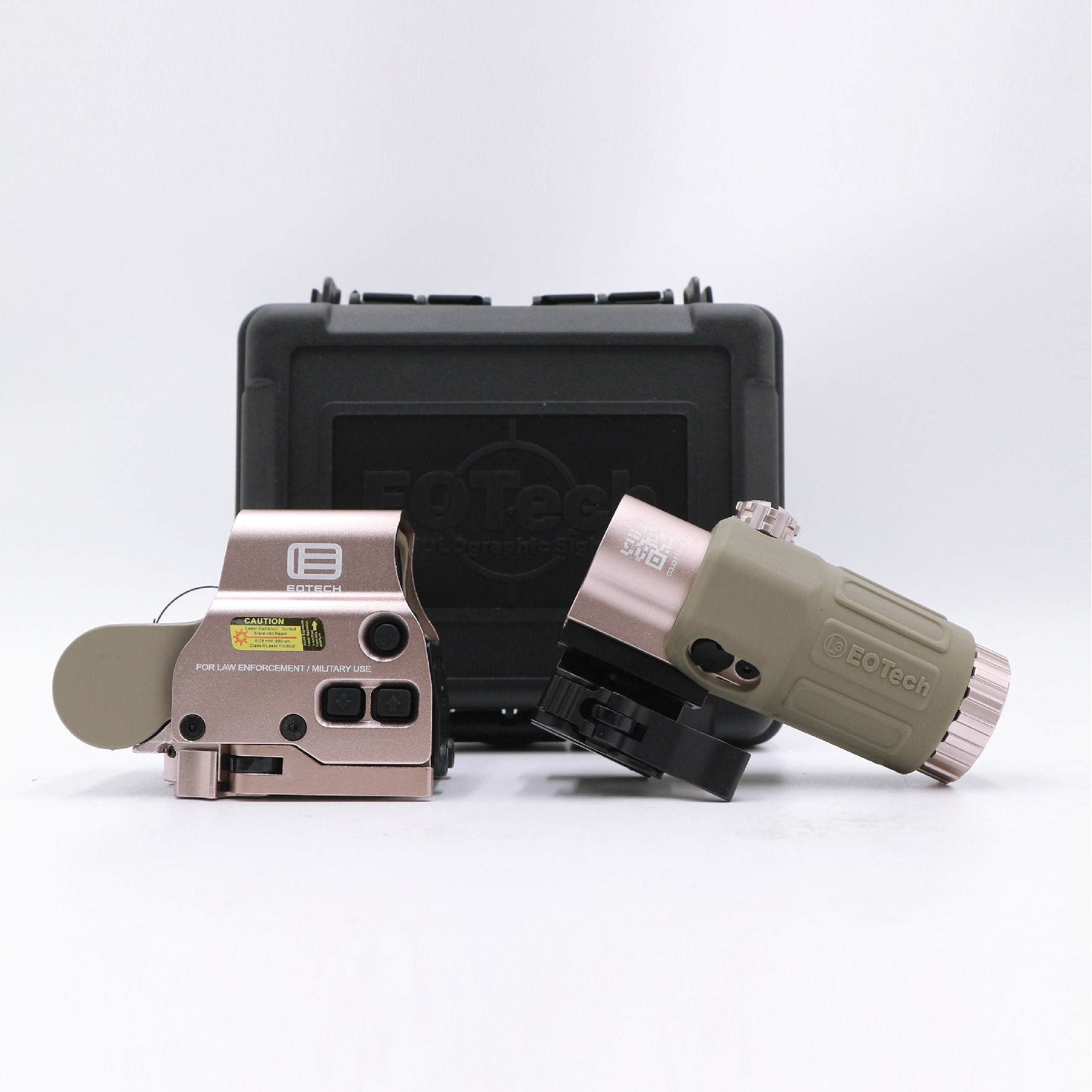 Set Eo-Tech 558 + ซูมหลังดอท รุ่น G33) 1 ชุด ประกอบด้วย 1. ดอท Eo-Tech ⚡️เป้าเป็นแบบ Holo-Graphic ปรับได้ 2 สี คือ สีแดง และ สีเขียว ⚡️ตัวเป้าปรับความเข้มของแสงได้ ⚡️ขาจับรางเป็นแบบปลดไว ใช้กับรางขนาด 20mm ⚡ใช้กับถ่าน CR123A (