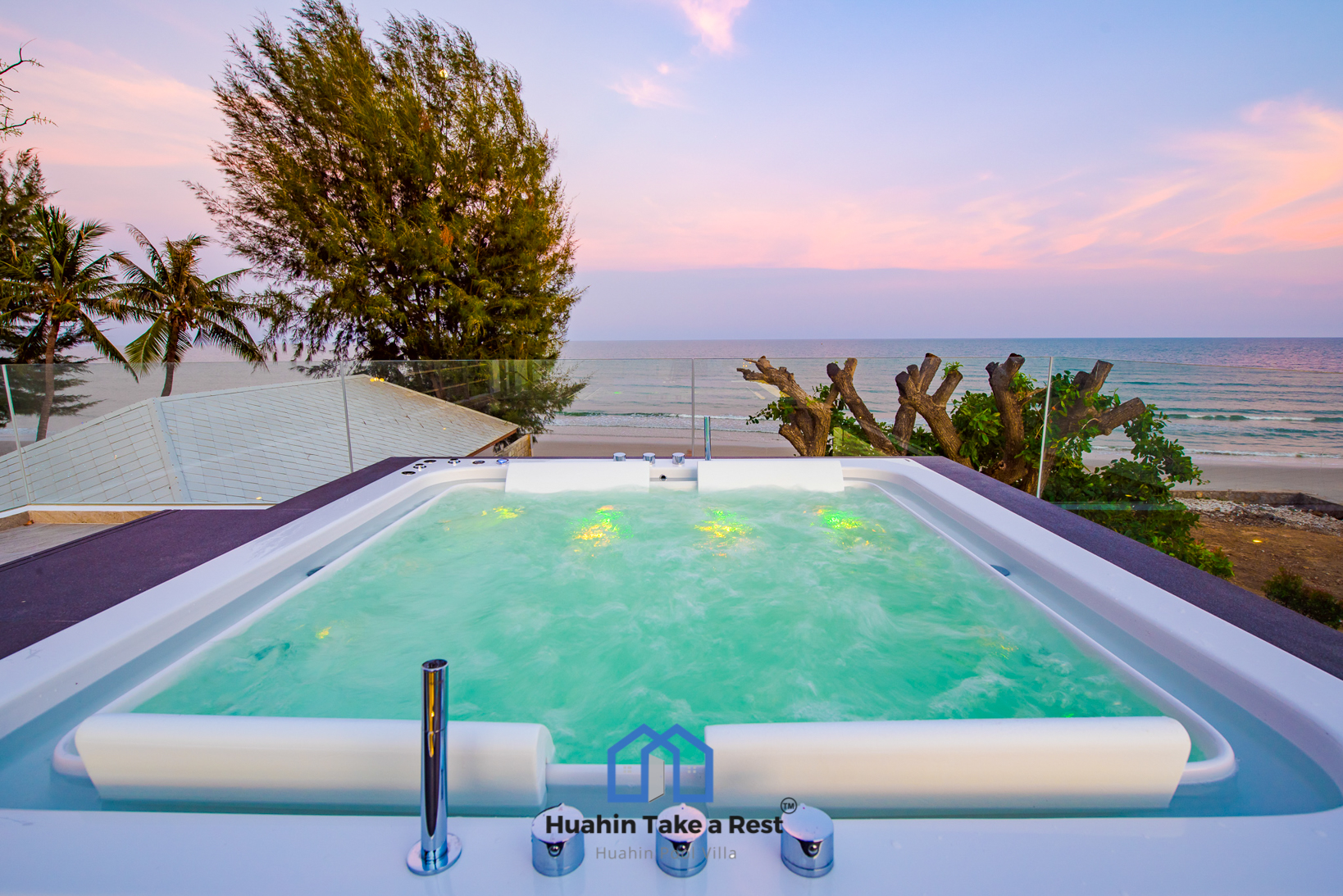 HR15039 บ้านพักติดทะเลหัวหิน The Premium Beach Villa Hua Hin