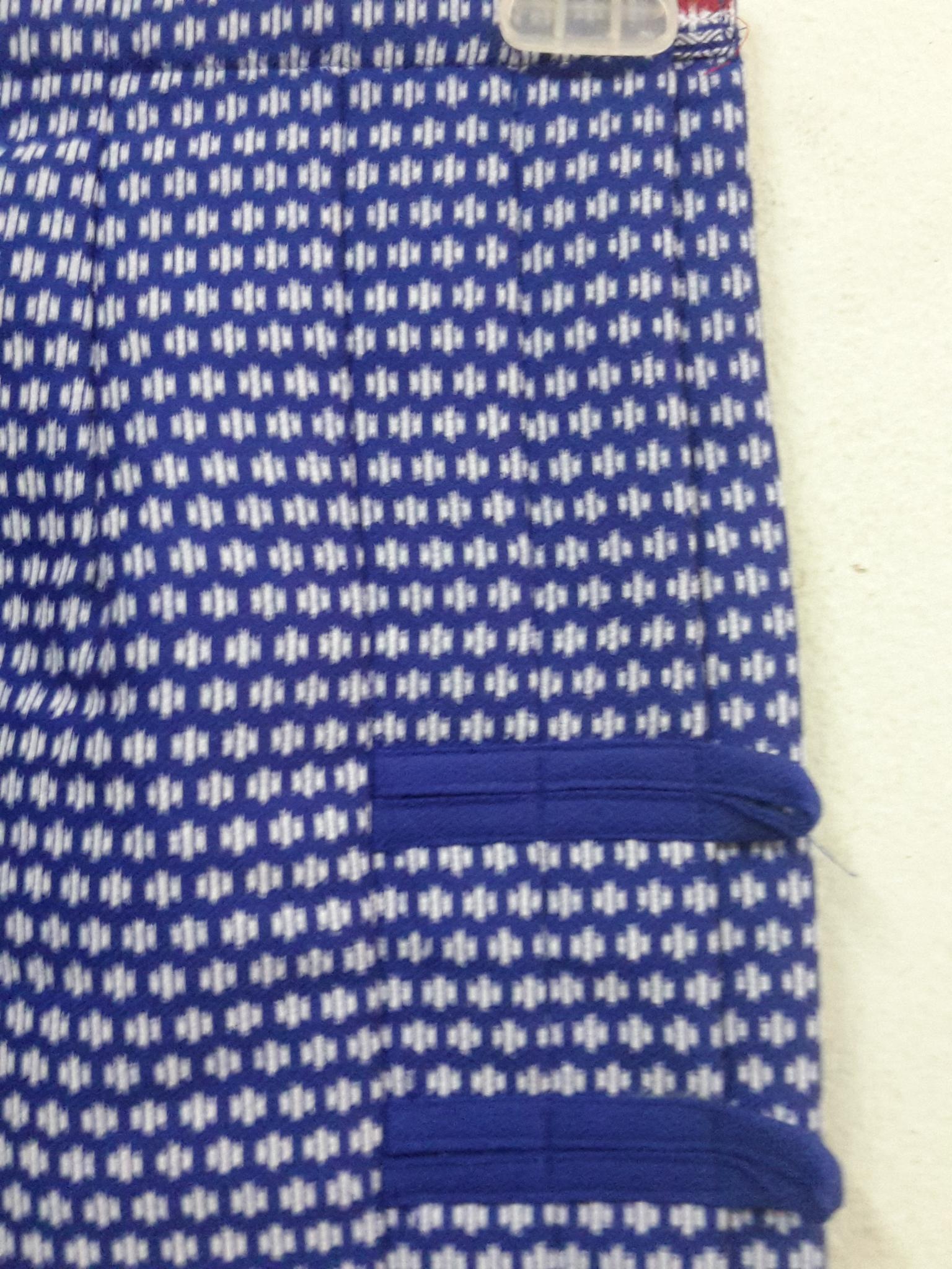 ผ้าซิ่นสำเร็จรูปผ้าซิ่นผ้าฝ้าย แบบป้ายแต่ง 3 จีบกระดุมกระลา ผ้าถุงสำเร็จรูปสีน้ำเงินสว่าง