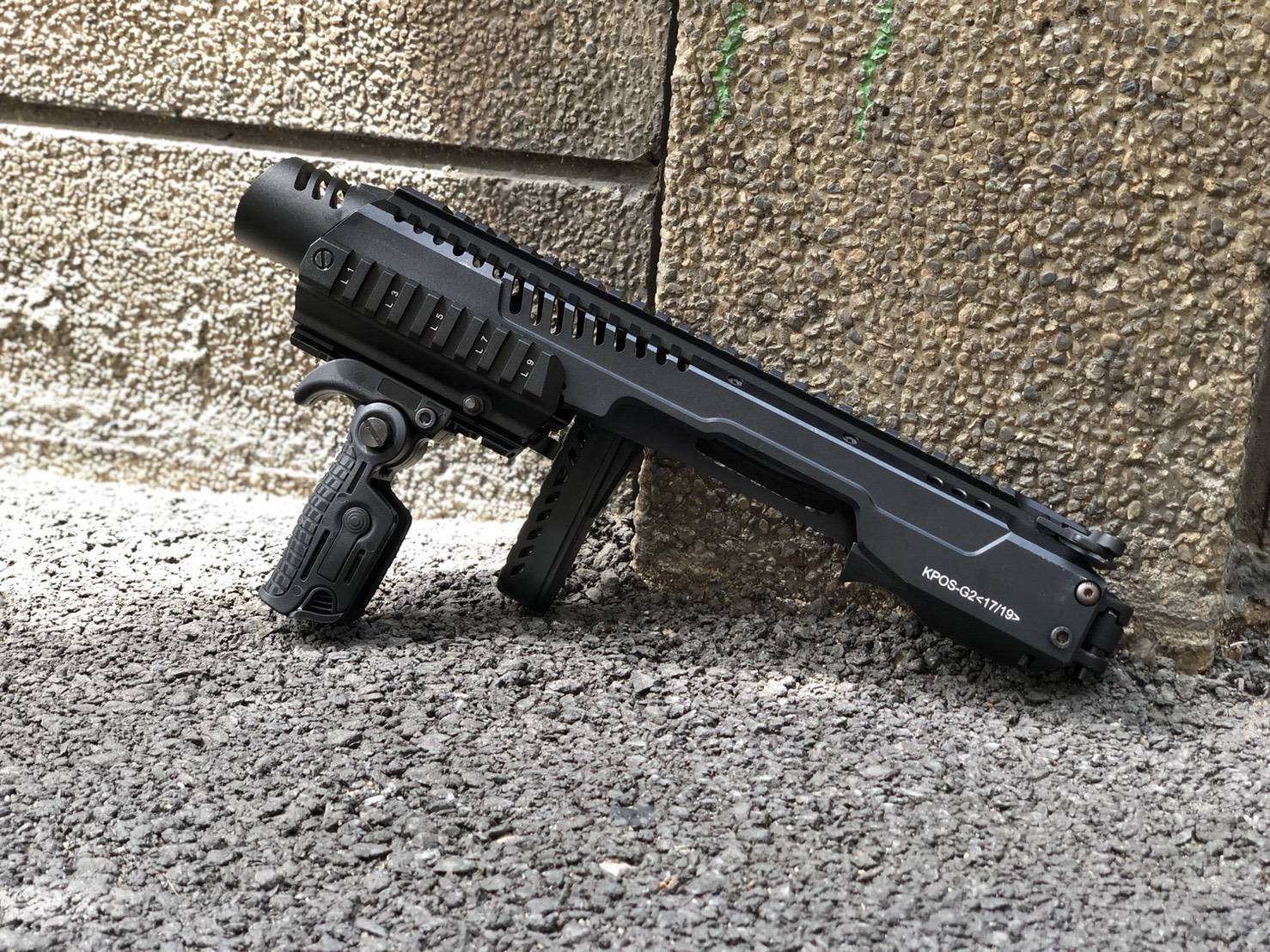 New.ชุดแต่ง KPOS GLOCK 17, 18, 19, 22, 23, 25, 31, 32, 37, 38 gen 3 and gen 4 pistols - ใช้งาน กับ ปืนจริง - วัสดุอะลูมีเนียม CNC แข็งแรง - พานท้ายก้านเหล็ก พับเก็บได้ - คันรั้งสไตล์ M4 / M16 / AR - มาพร้อม กริ๊ปมือ FGGK พับและปิดโกร่งไกปืนได้ ราคาพิเศษ 6