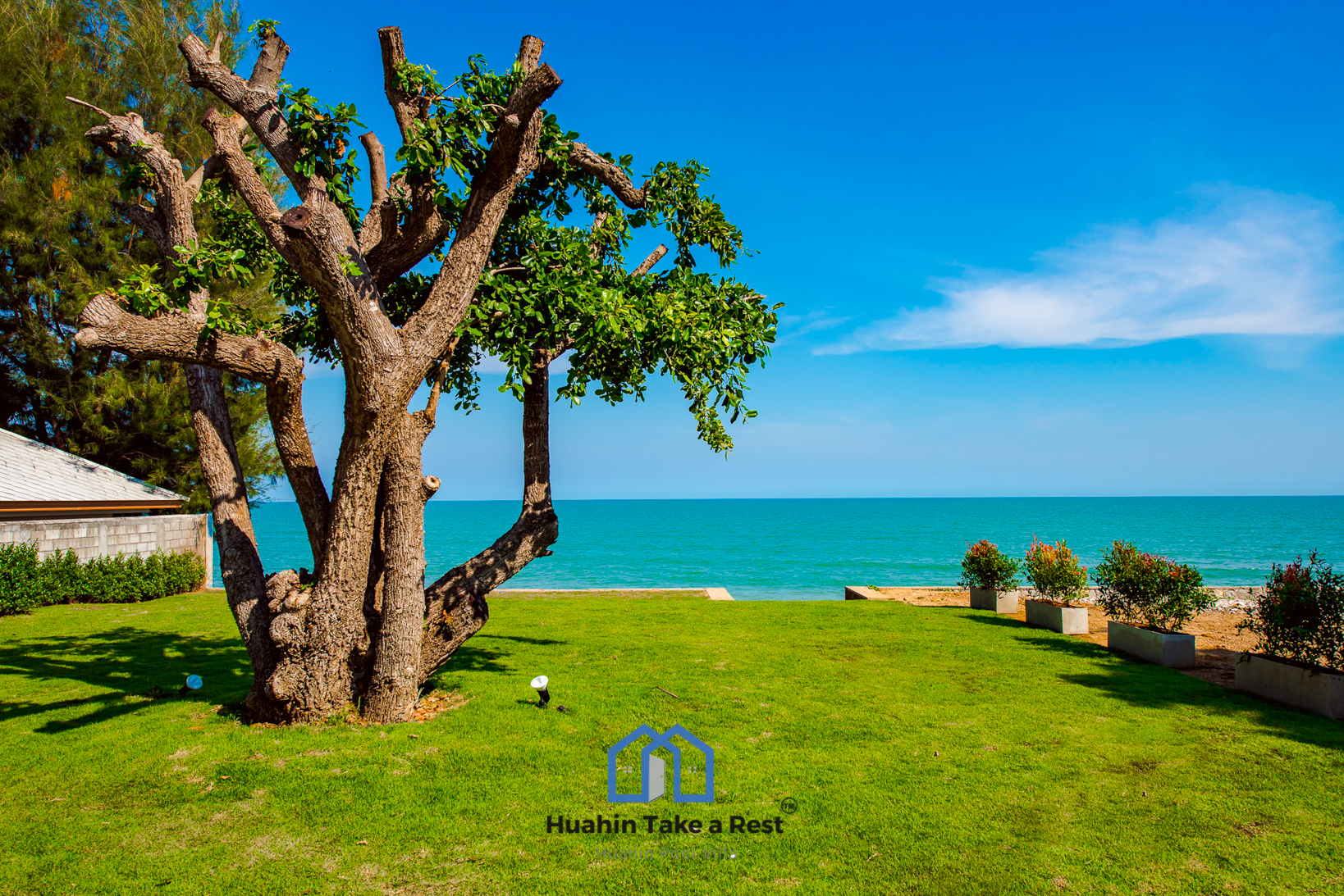 HR15039 บ้านพักติดทะเลหัวหิน The Premium Beach Villa Hua Hin