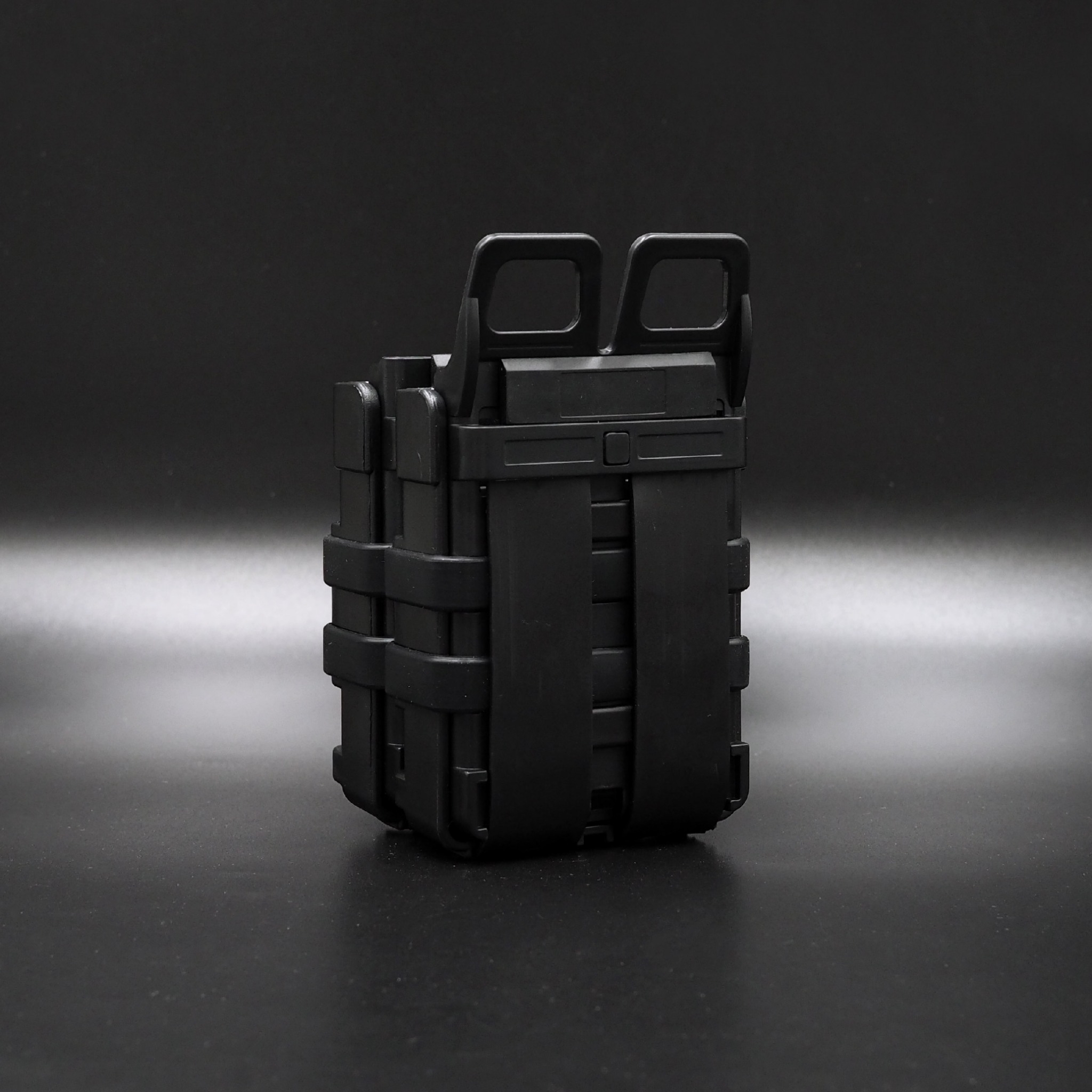 New. ซองแม็กกาซีน Fastmag M4 ( FMA ) - ผลิตจาก Polymer เกรดคุณภาพ - สำหรับแม็กกาซีน 5.56 * 2 ช่อง - ซองแม็ก M4 คู่ แบบปลดไว - ด้านหลัง สาย Molle ร้อยติดเข็มขัด/เสื้อเกราะได้