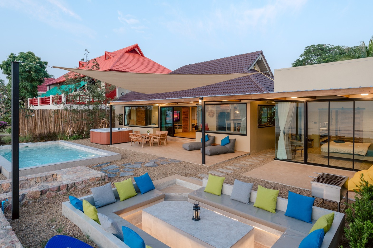 HR15055 บ้านพักติดทะเล The Coastal Vista Beach Villa