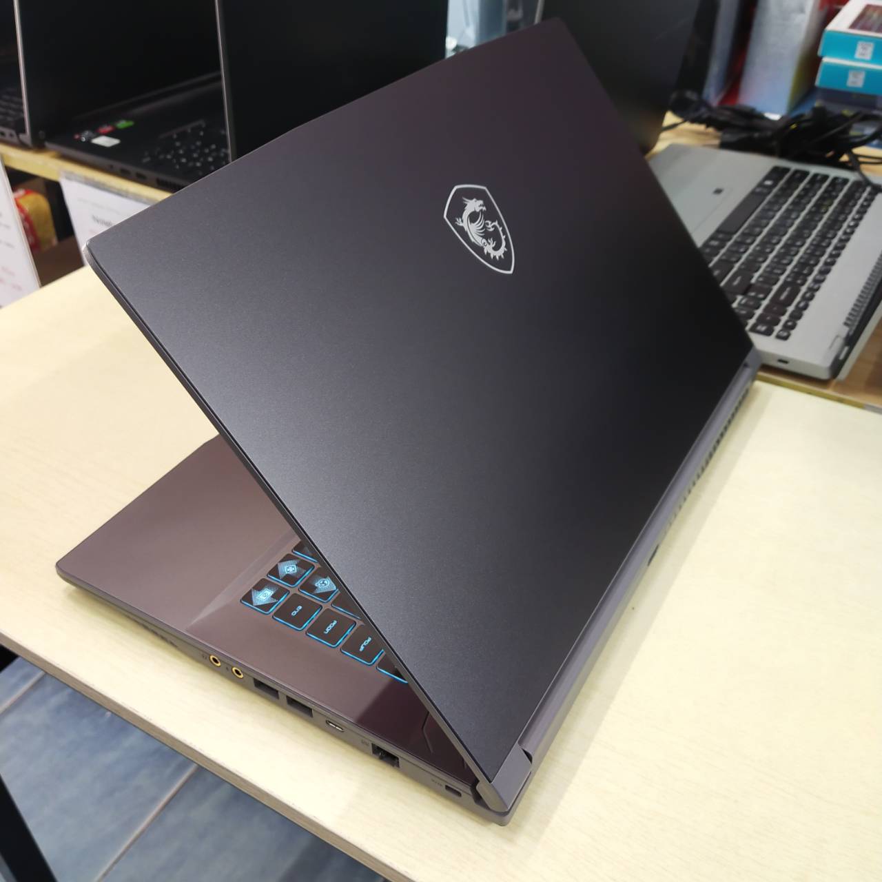 MSI THIN 15 B12UC-1887TH สภาพเครื่อง 95% (ประกันศูนย์ 30/03/2027)