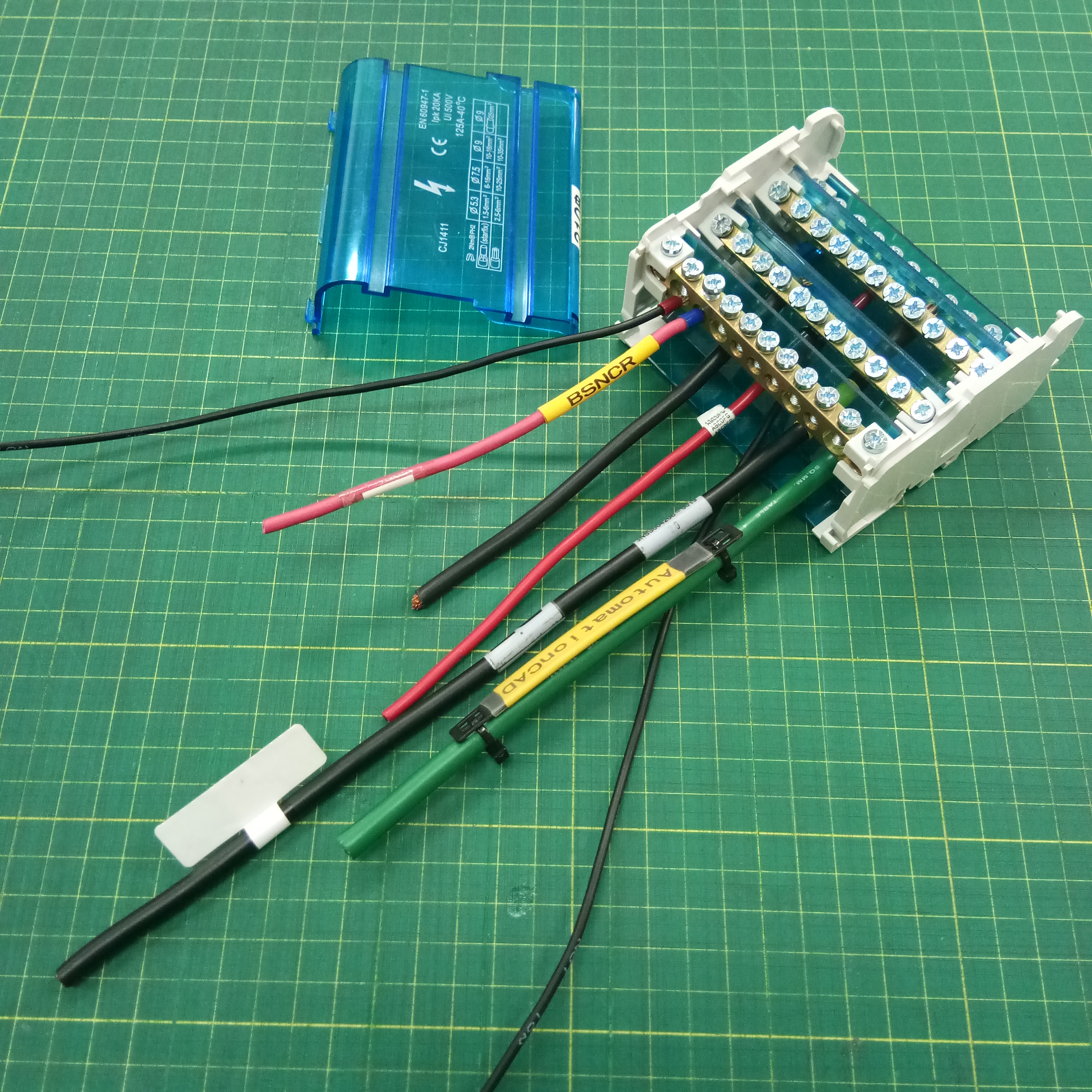 BAR กระจายไฟฟ้า 4 แถว 11 ช่อง Power BAR ต่อสายไฟฟ้า Power Distribution BOX