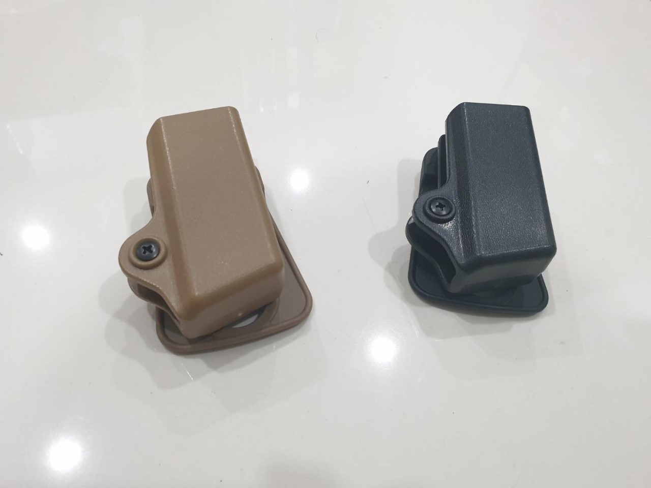 FMA single mag pouch ซองแม็กผลิตจากวัสดุ Nylon PA66 ใช้กับแม็กกาซีน 9 มม แถวคู่ ซองปรับหนืดได้ ตามความชอบ เพจเหน็บเข็มขัด สะดวกในการใช้งาน 2 สี ดำ ทราย ราคาส่ง 740 บาท