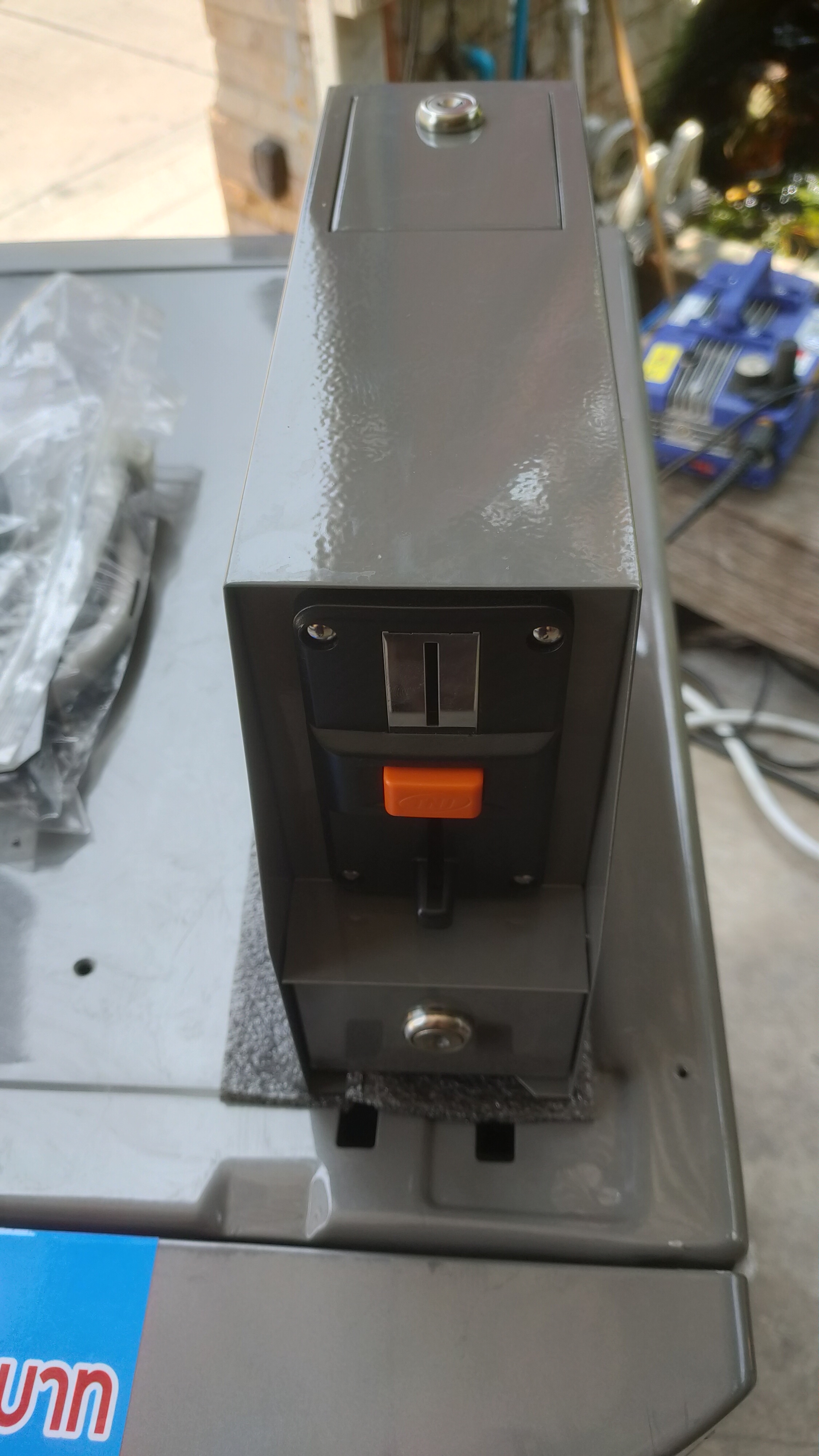 เครื่องซักผ้าฝาหน้าเกรดบีใหม่ LG Commercial 13kg ติดกล่องหยอดเหรียญใหม่ พร้อมใช้งาน