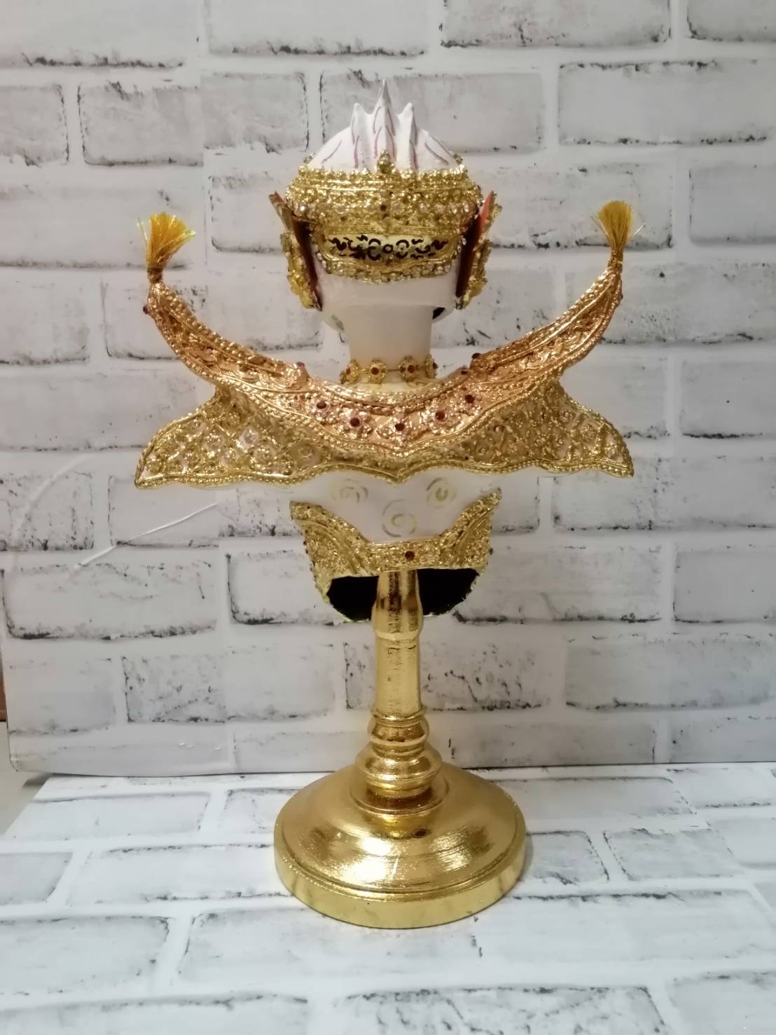 หุ่นหนุมาน พร้อมฐานปิดทอง