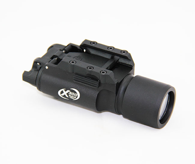 ไฟฉาย SOTAC รุ่น X300 ตัวเรือนผลิตจากอลูมิเนียมเกรดคุณภาพ หลอด LED ความสว่าง 400 lumens 2 functions : momentary / constant Runtime : 1.5 hours. Battery : 2 * CR123A Battery ( ไม่ได้แถมมา ) Dimension : ยาว 9.3 cm. Weight : 68 g. Water Proof : IPX7 Color :