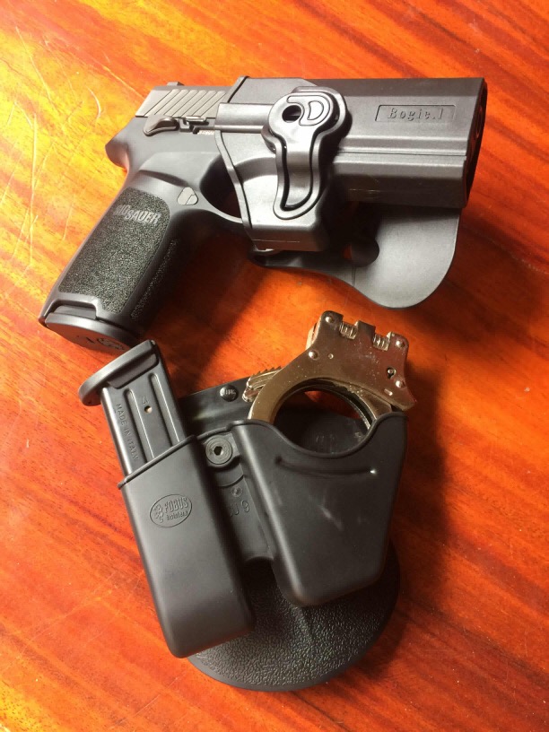 Sig P320 ซองปืนที่เจ้าหน้าที่ตำรวจใช้มากที่สุด‼️‼️ ✔️ซองปืนโฟลิเมอร์แท้ 100% ✔️ซองปืนแบบล็อก 2ชั้น ป้องกันผู้ไม่หวังดีแย่งปืน🔫 ✔️ซองปืนเหน็บเข็มขัดล็อกแน่น วิ่งได้ไม่ต้องกังวลปืนหล่น‼️😊😊 ✔️ซองปืนเพื่อตำร
