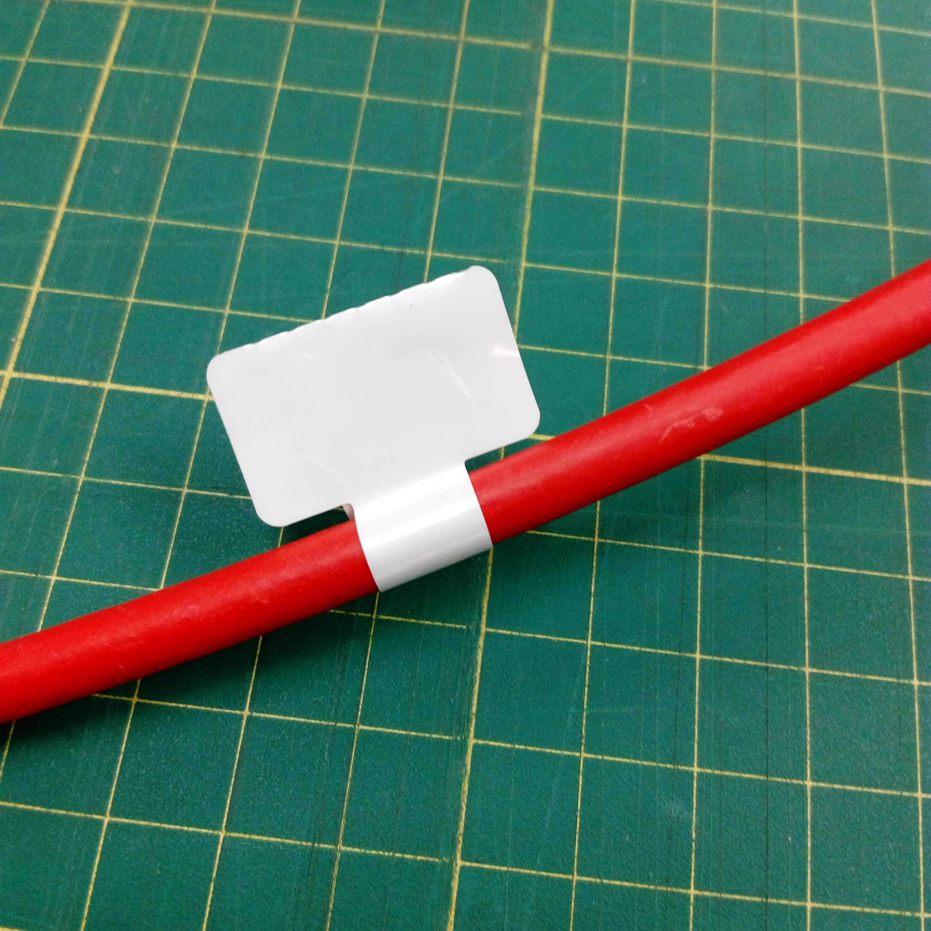 สติ๊กเกอร์มาร์คสายไฟ แบบธง 25mm x 15mm หางยาว เบอร์มาร์คสายไฟ CABLE MARKER
