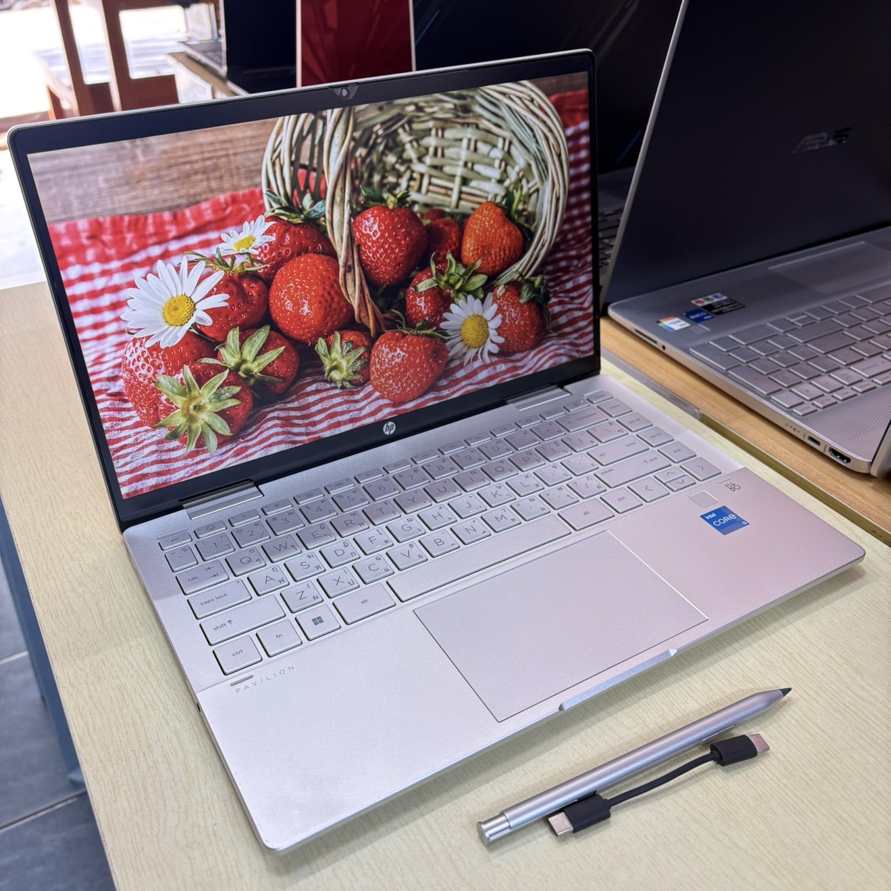 HP PAVILION X360 14 – EK0002TU * NOTEBOOK แบบฝาพับ 360 องศา หน้าจอ TOUCH SCREEN + ปากกา * ติดฟิล์มกันรอยหน้าจอแล้ว สภาพเครื่อง 90%