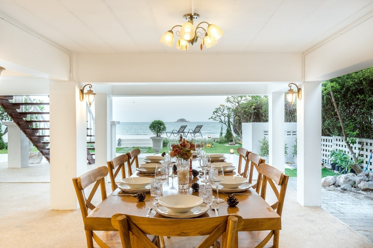 HR15076 บ้านพักติดทะเลหัวหิน The Luxe Beach Villa