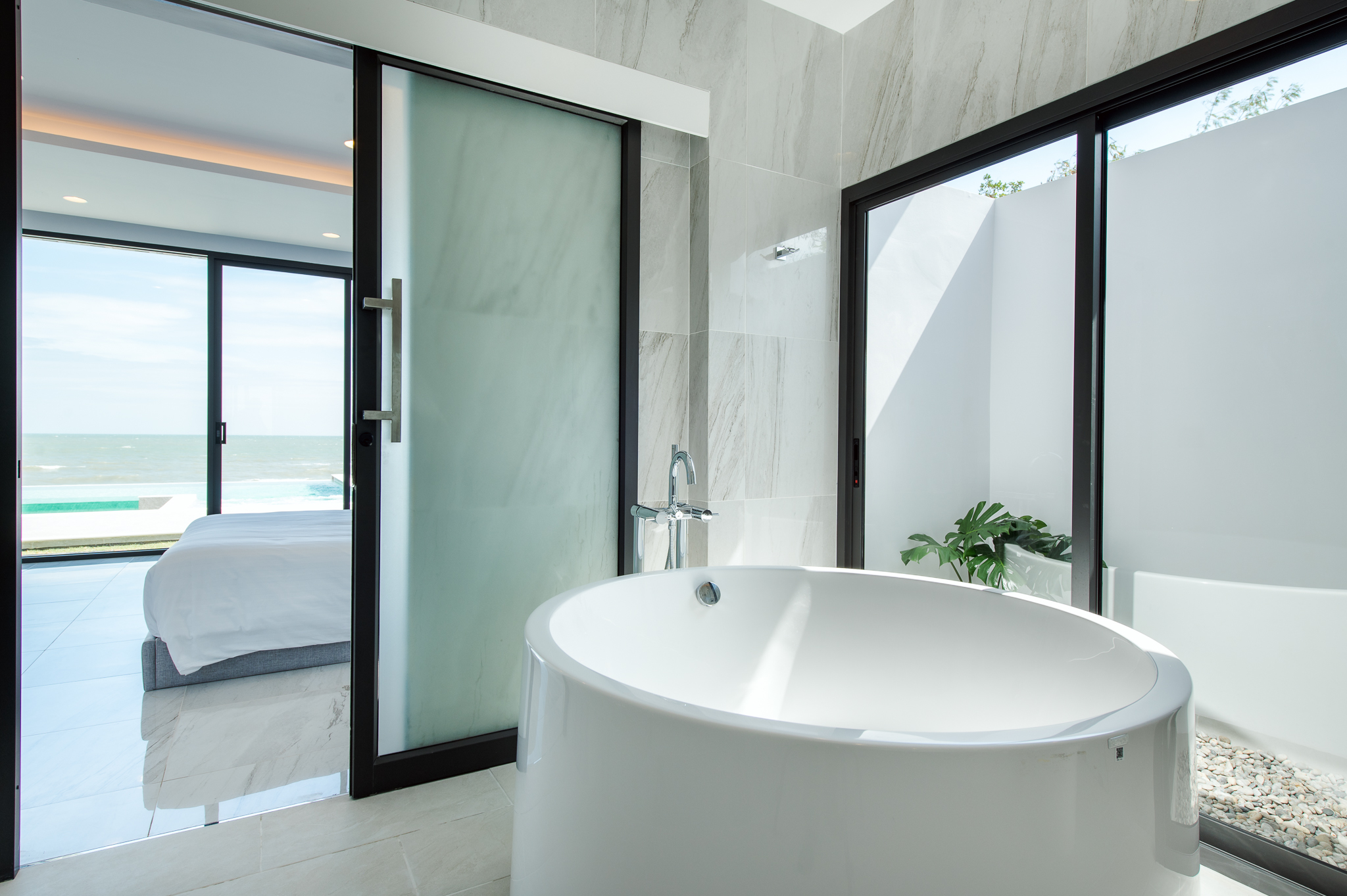 HR15066 บ้านพักติดทะเลหัวหิน The Casa Rocca Beach Villa HuaHin