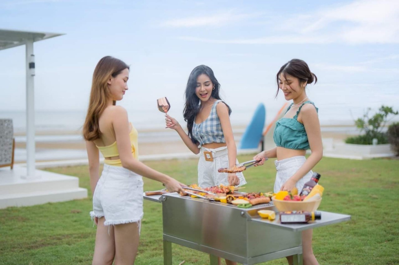 HR15049 บ้านพักติดทะเล The Breezy Beach Pool Villa Cha Am