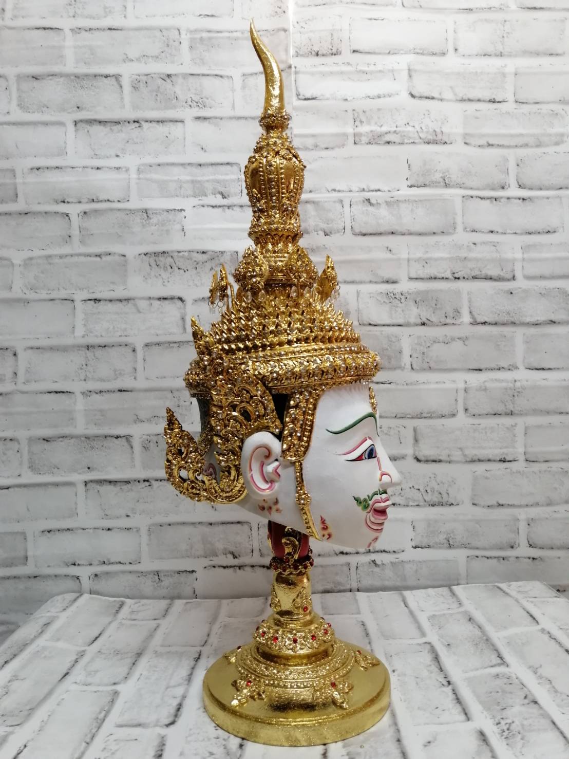 พระอิศวร ขนาดผลส้มโอ (เกรดพรีเมี่ยม) พร้อมฐานปิดทองประดับเพชร