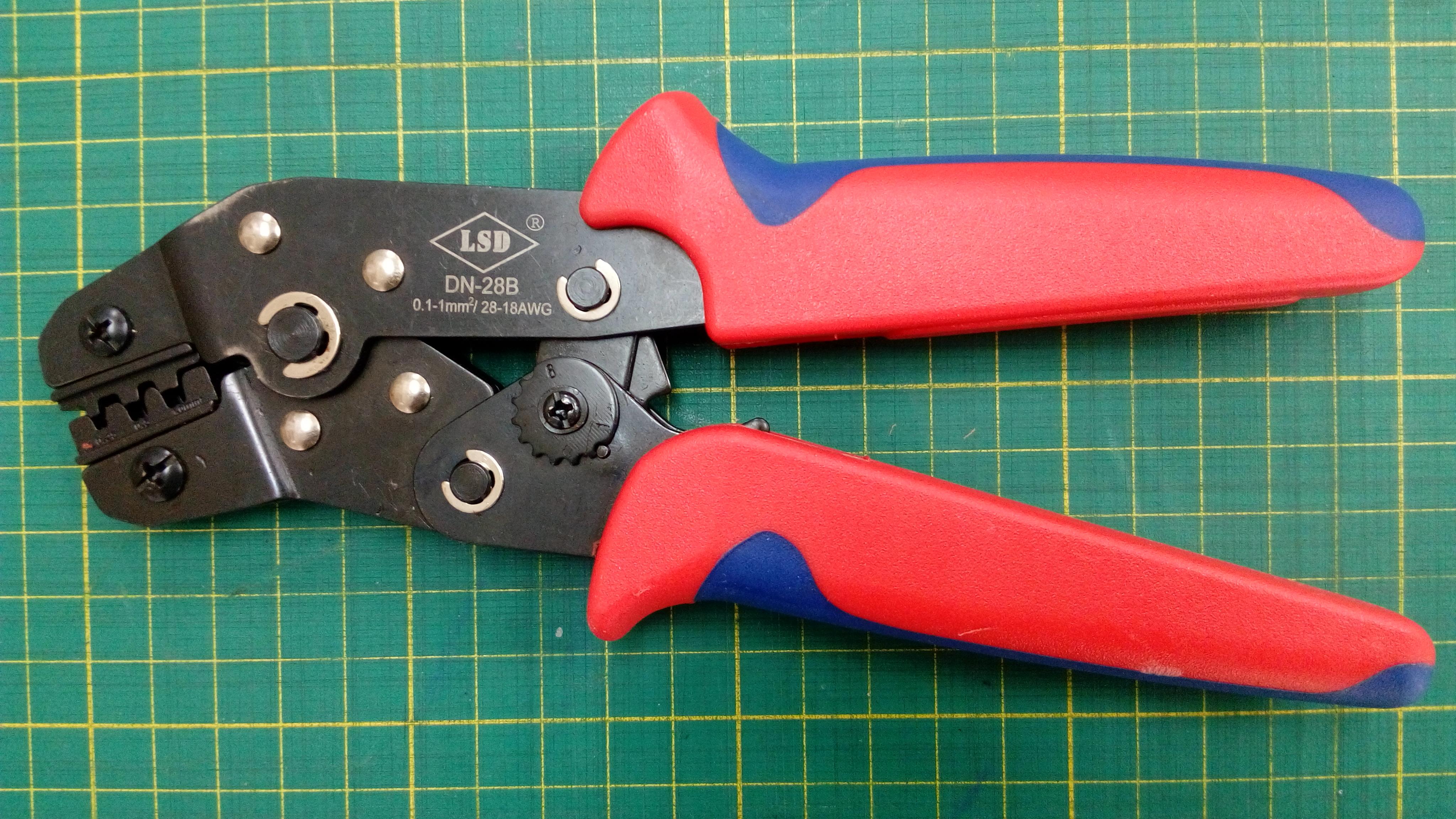 คีมย้ำหางปลา แบบย้ำหัวสายไฟ รุ่น DN-28B ใช้กับสายไฟขนาด 0.1-1 mm2
