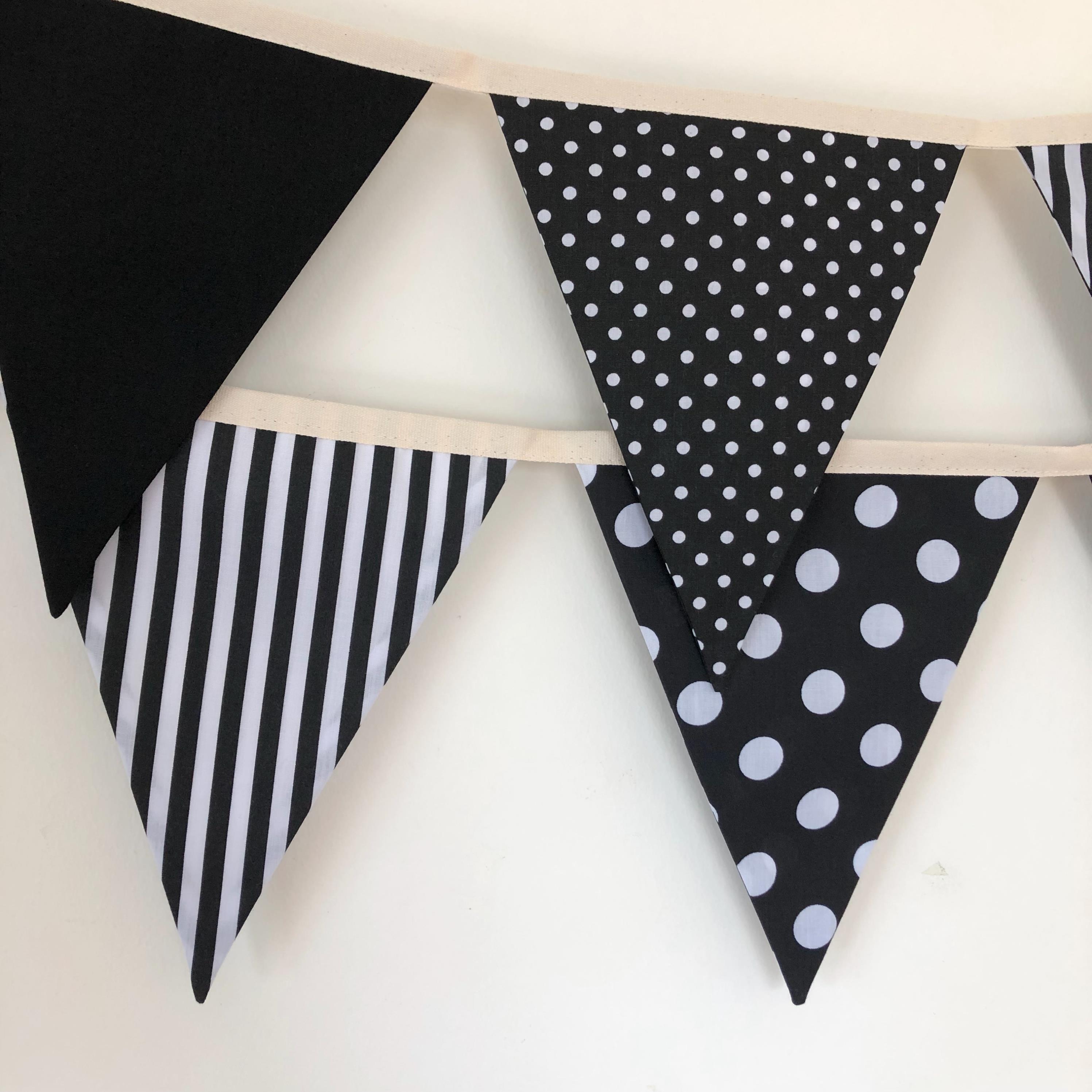 ธงผ้าโทนสีดำ