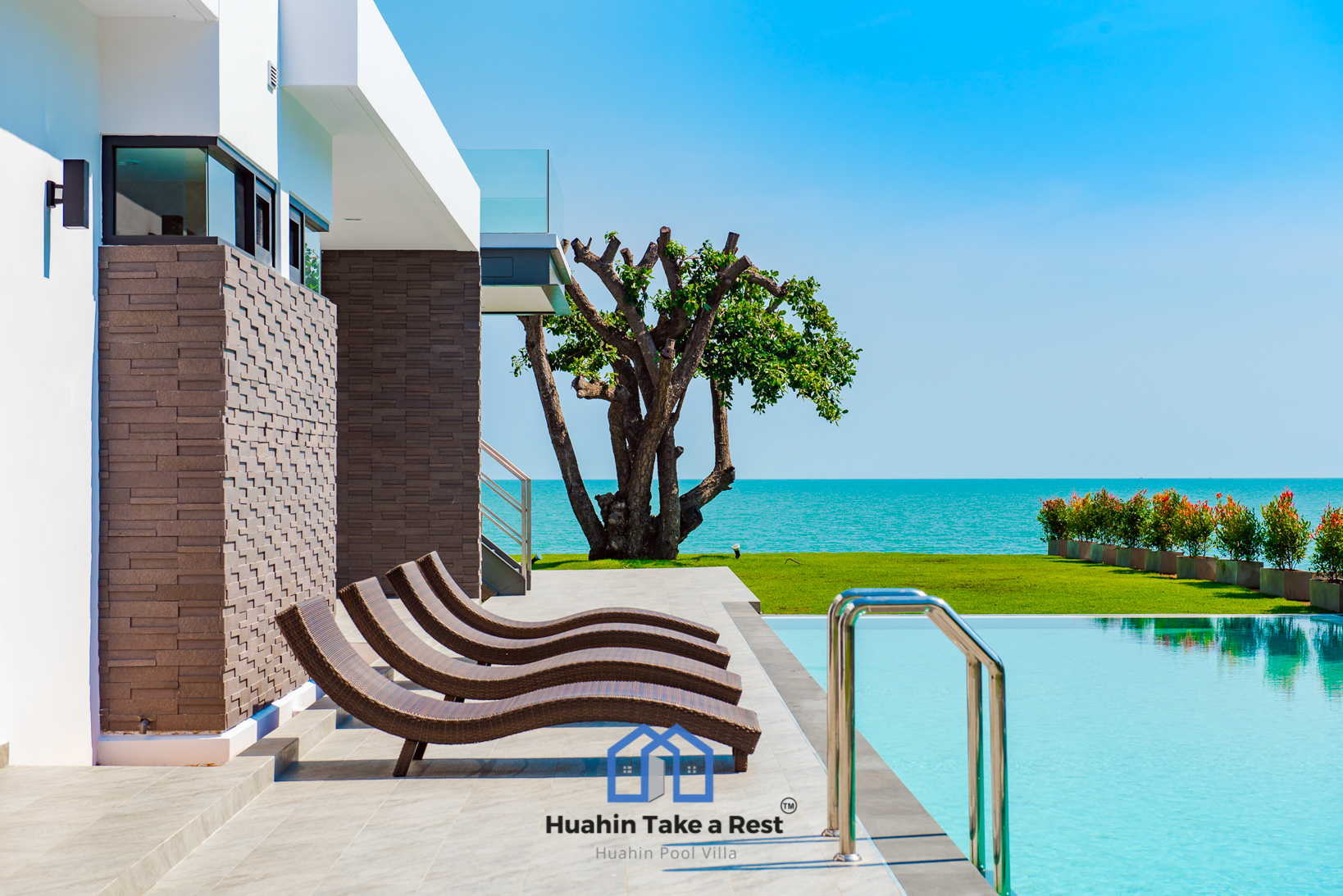 HR15039 บ้านพักติดทะเลหัวหิน The Premium Beach Villa Hua Hin
