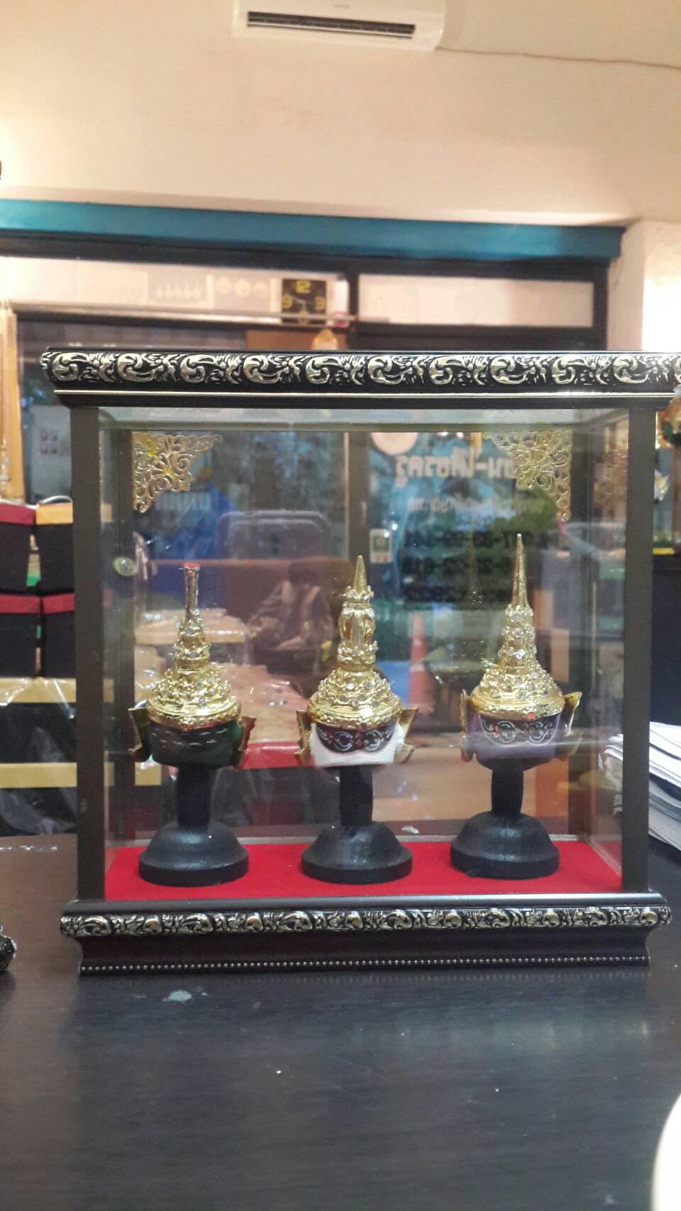 หัวโขนจิ๋ว ชุด 3 หัวพร้อมตู้โชว์ลายไทย