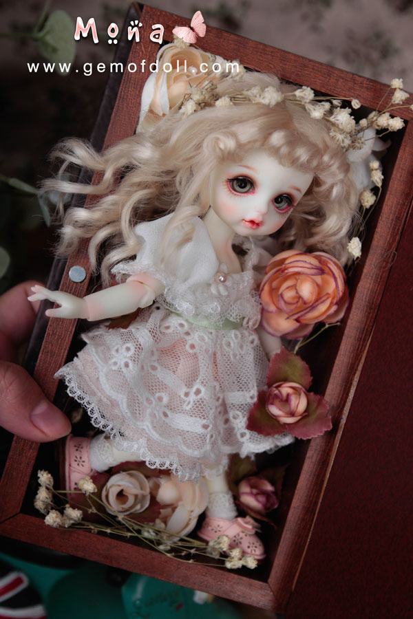 Mona