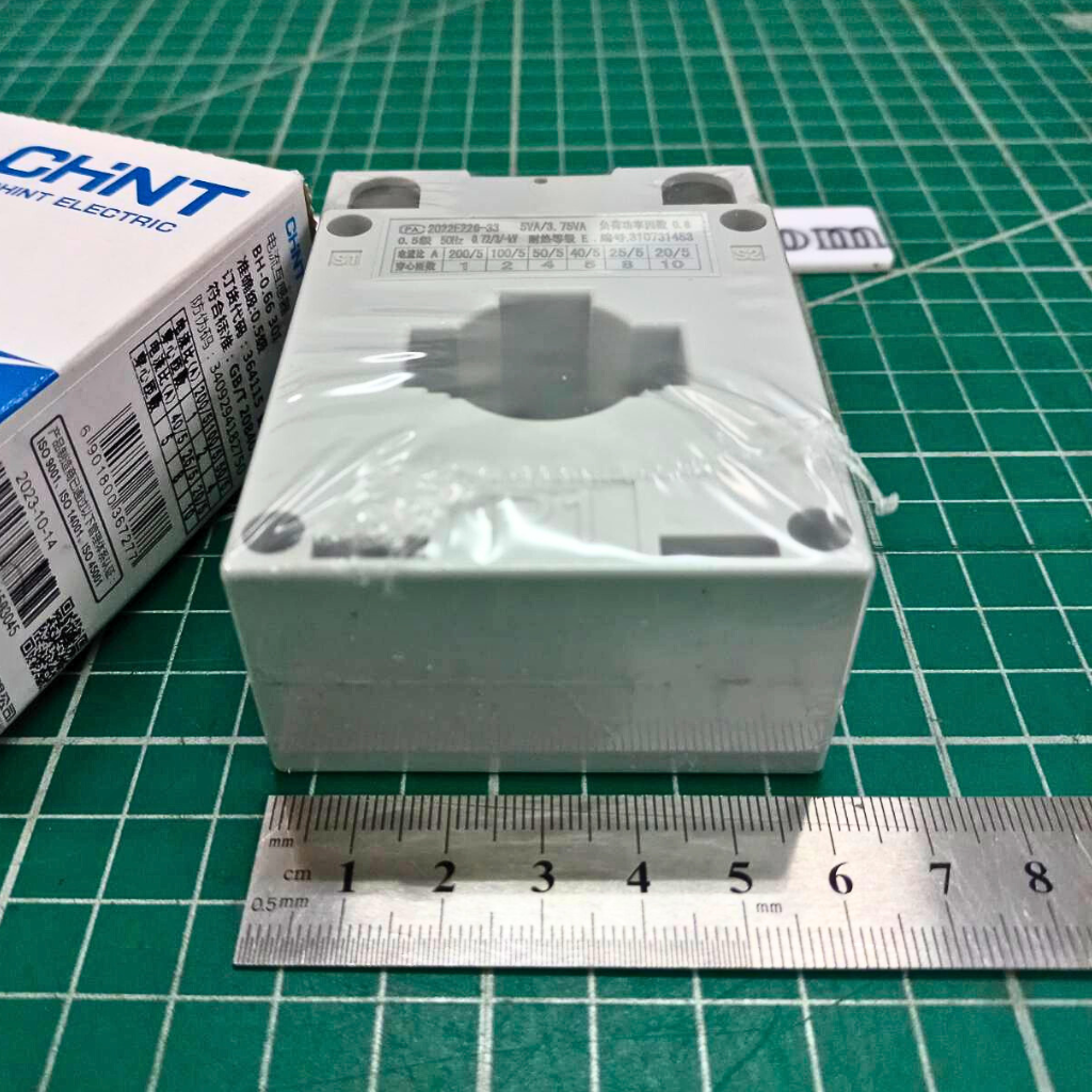 หม้อแปลงกระแสไฟฟ้า CT 200/5A CHINT BH-0.66 30I Class 0.5 Current Transformer