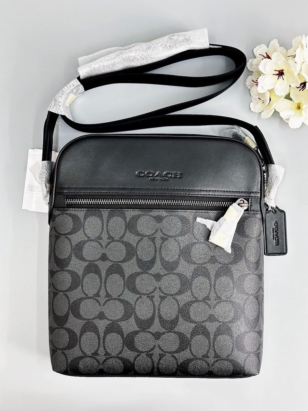 กระเป๋าสะพาย Coach แท้ สีเทาดำ รุ่น 4010
