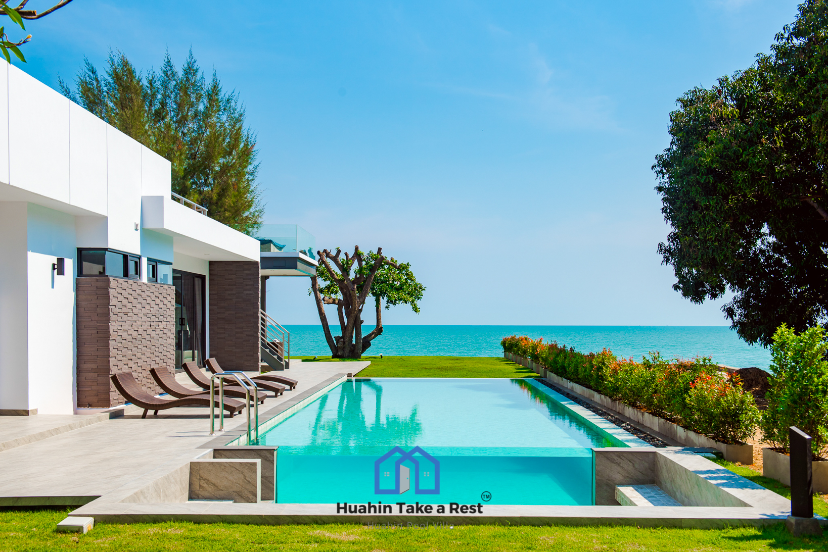 HR15039 บ้านพักติดทะเลหัวหิน The Premium Beach Villa Hua Hin