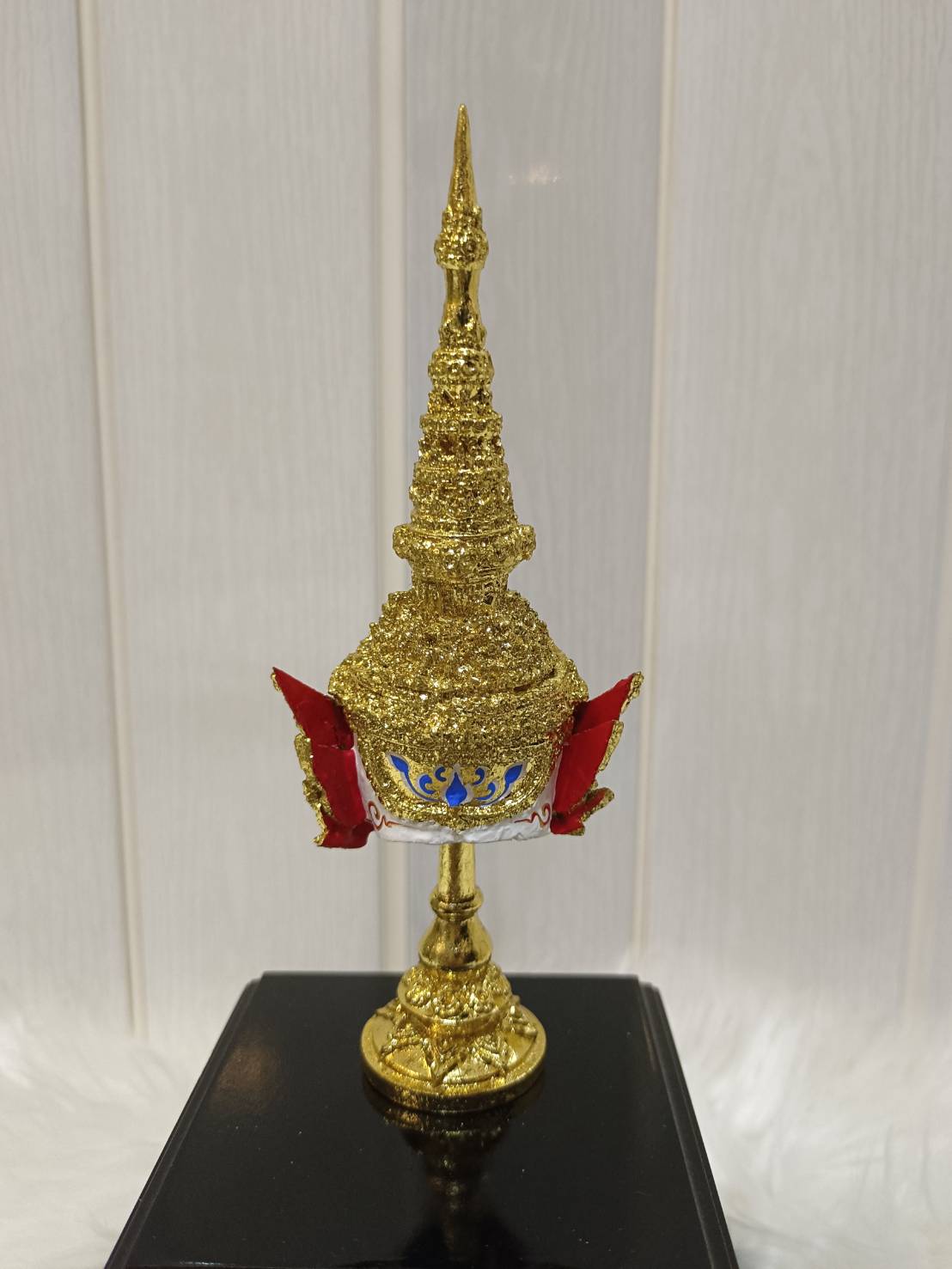 หัวโขนจิ๋ว หนุมานครองเมือง เกรดพรีเมี่ยม พร้อมฐานตีลายปิดทอง (เรซิ่น)