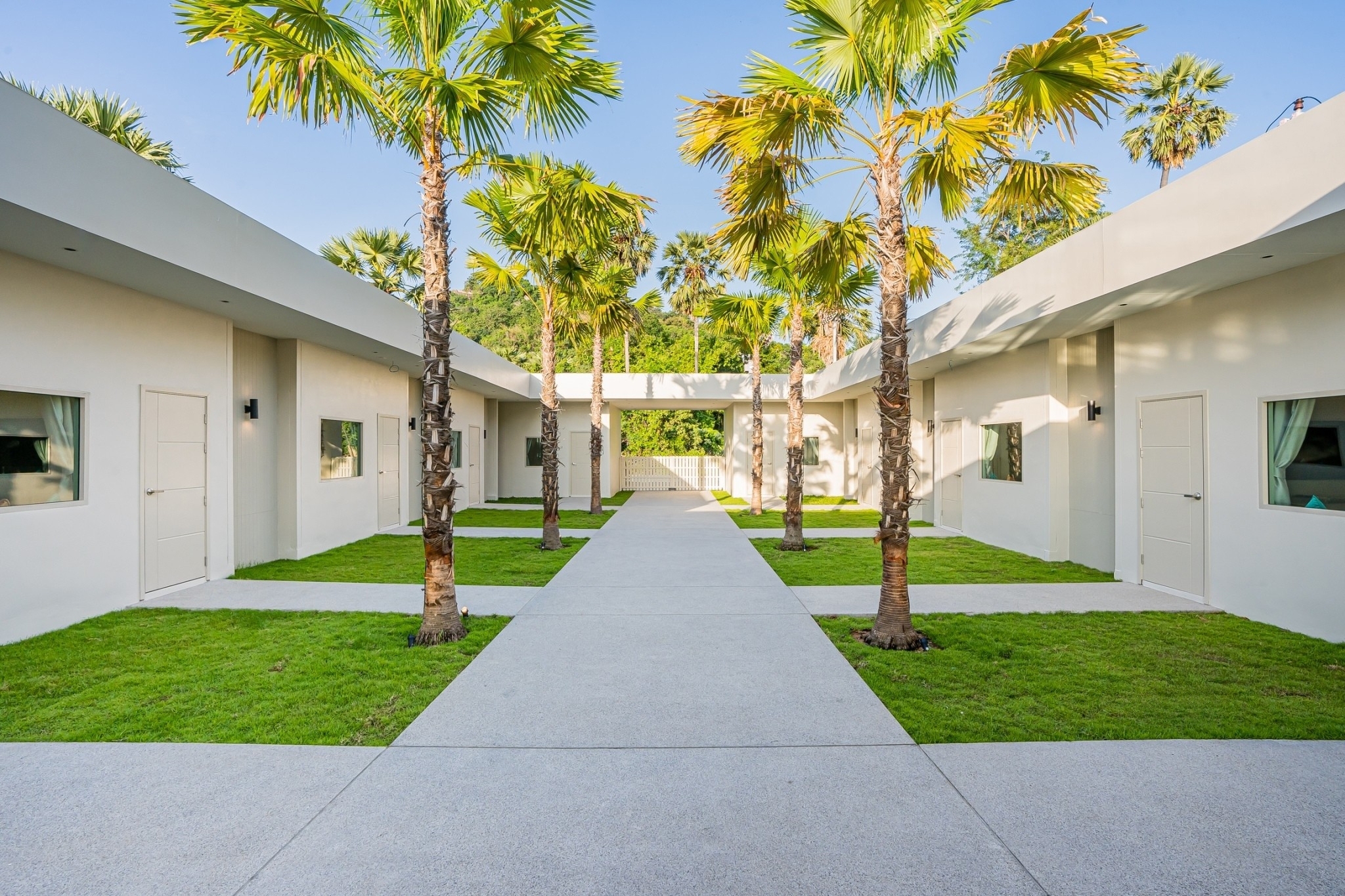 HR15083 บ้านพักติดทะเลหัวหิน The Rest Beachfront Hua Hin Pool Villa