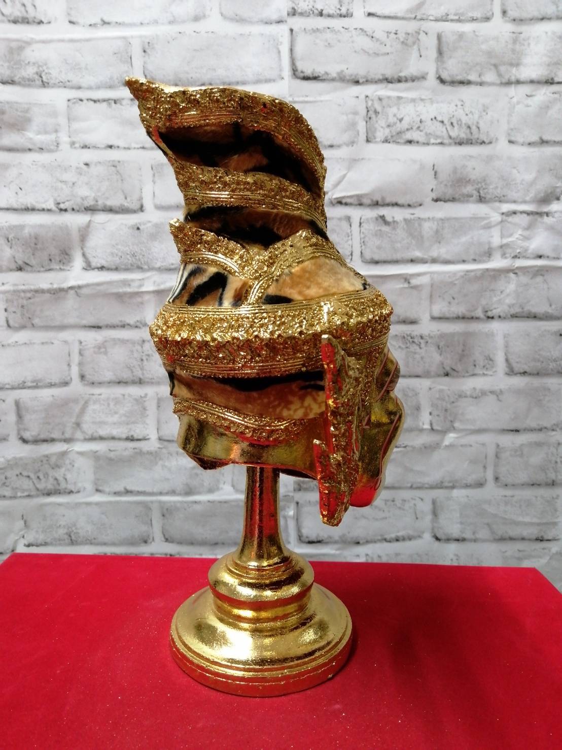 พ่อแก่ ฤาษีนารอท ขนาดผลส้มโอ พร้อมฐานปิดทอง