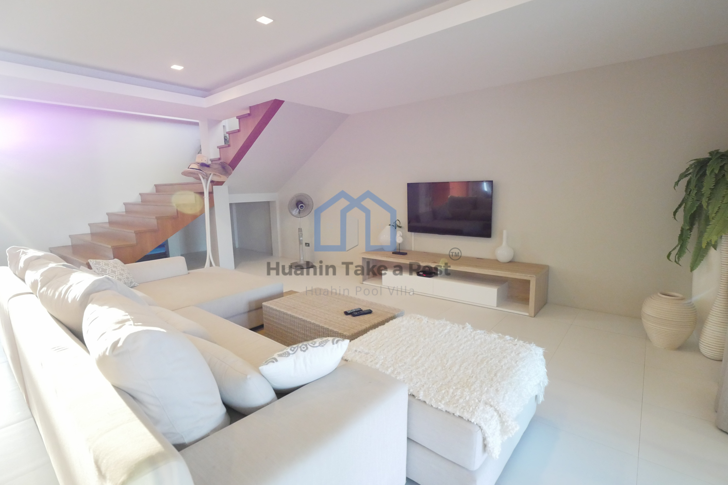 HR15009 บ้านซีบรีซ วิลล่าติดทะเลสุดหรู