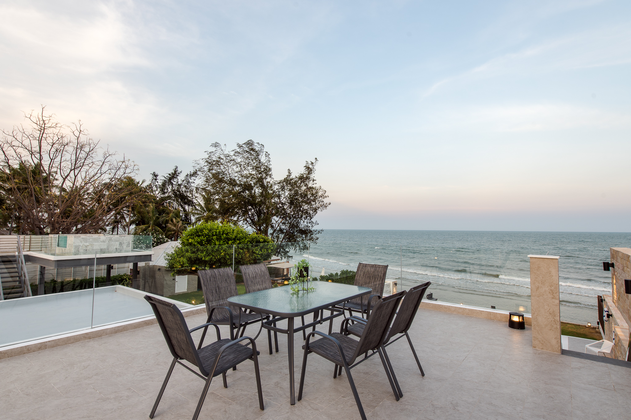 HR15066 บ้านพักติดทะเลหัวหิน The Casa Rocca Beach Villa HuaHin