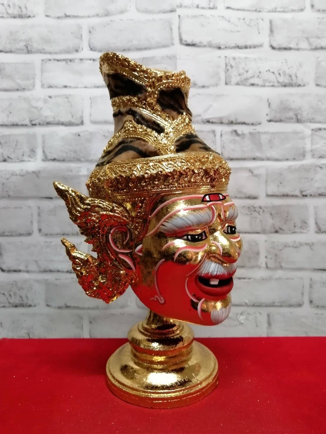 พ่อแก่ตาไฟ ขนาดผลส้มโอ พร้อมฐานปิดทอง