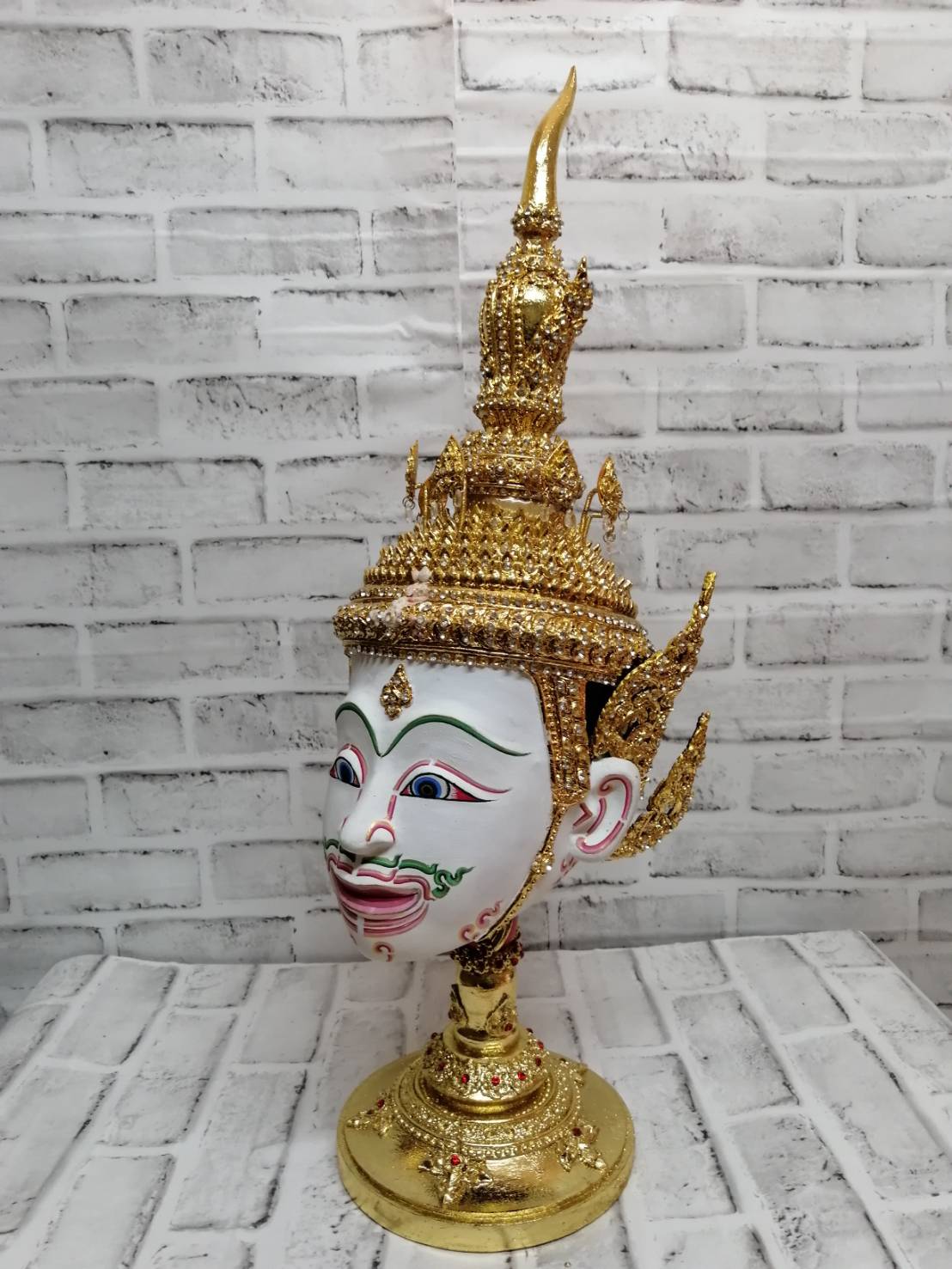 พระอิศวร ขนาดผลส้มโอ (เกรดพรีเมี่ยม) พร้อมฐานปิดทองประดับเพชร