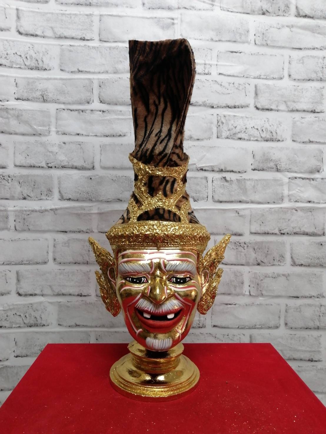 เศียรครู พ่อแก่ บรมครู ขนาดผลส้มโอ พร้อมฐานปิดทอง