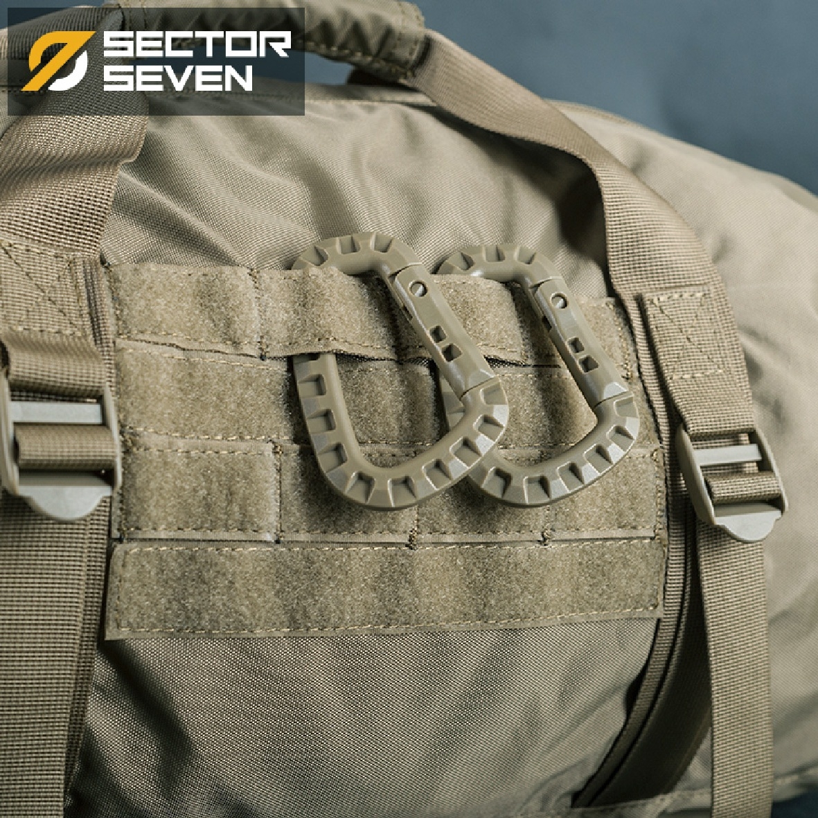 (clapping hands)สินค้าใหม่ค่ะ (fire)Sector Seven Duffel bag 🍁 ผลิตจากผ้า 400D เกรดคุณภาพ 🍁 วัสดุทนทานต่อรอยขีดข่วน กันละอองน้ำได้ 🍁 Molle webbings สำหรับร้อยอุปกรณ์ 🍁 มีแผ่น Velcro ติด patch 🍁 Weight 450 g. , Capaci