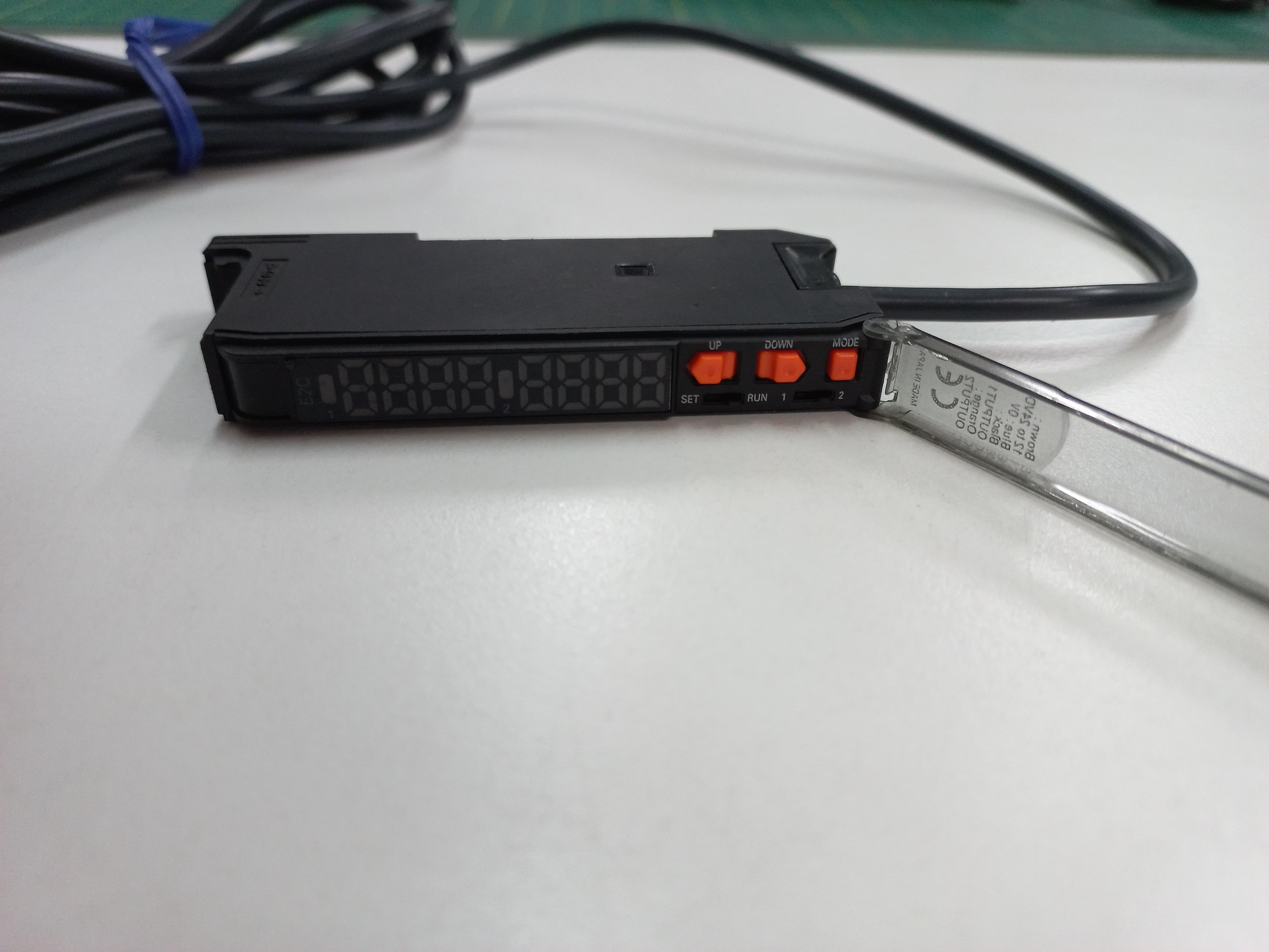 เซ็นเซอร์ OMRON ระยะการตรวจจับ 2 mm Proximity Sensor + ตัวขยายสัญญาณ