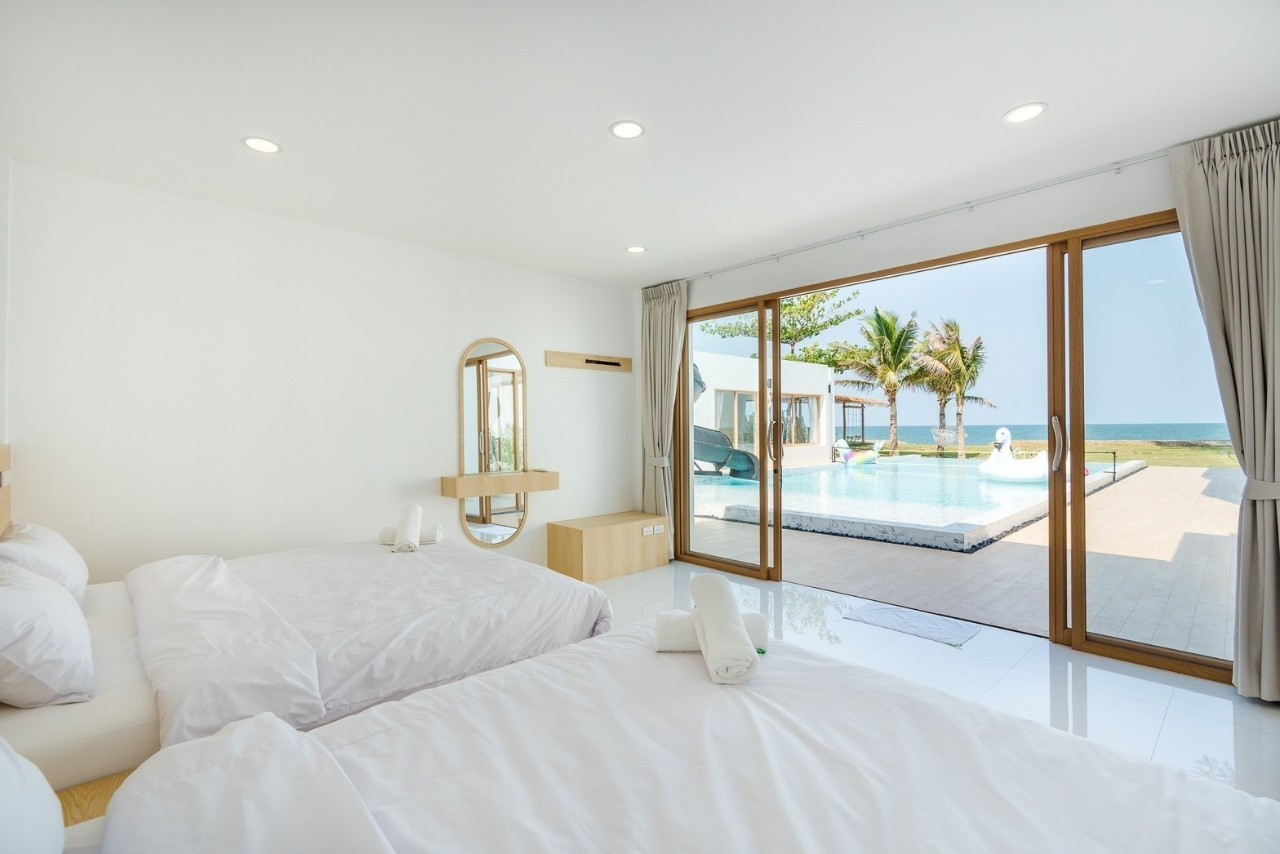 HR15080 The Bristol Beach Huahin Pool villa