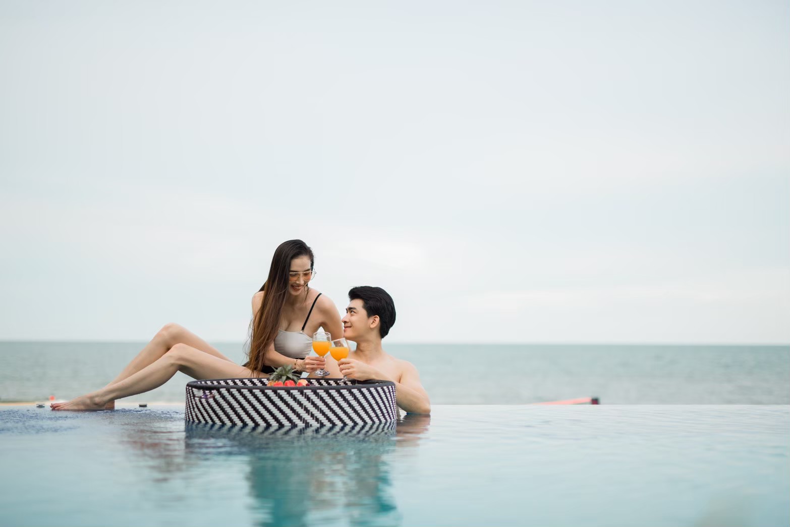 HR15045 บ้านพักติดทะเล The Moon Beach Villa