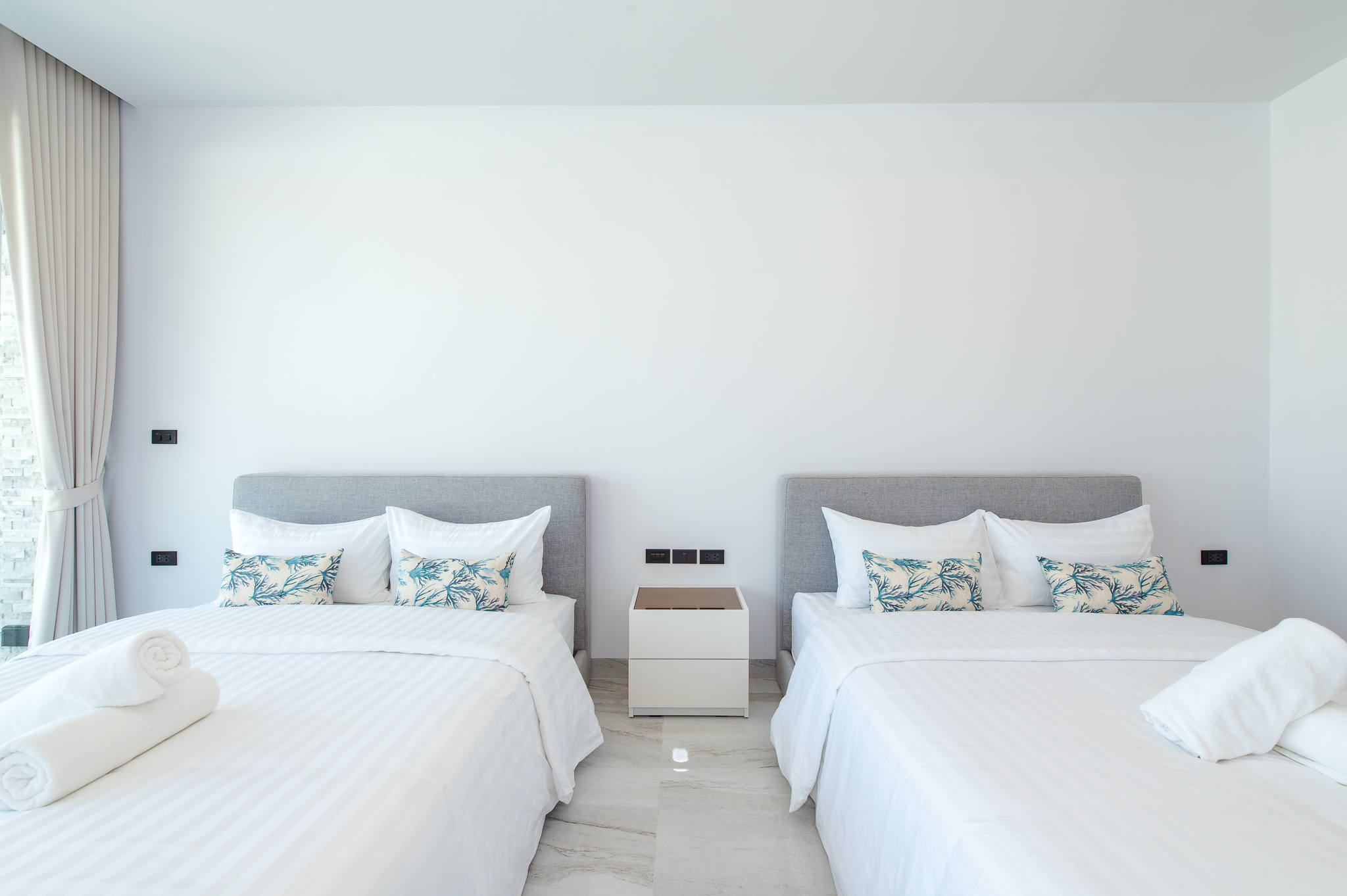 HR15066 บ้านพักติดทะเลหัวหิน The Casa Rocca Beach Villa HuaHin