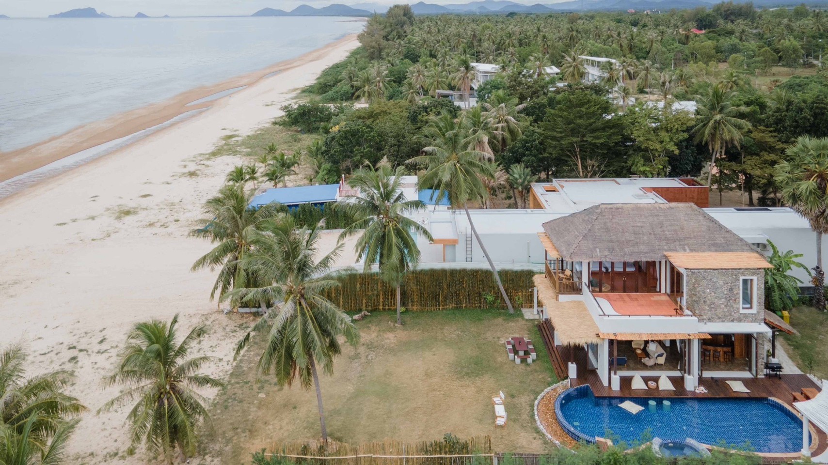 HR15061 บ้านพักติดทะเล The Pamila Beach Villa Kuiburi