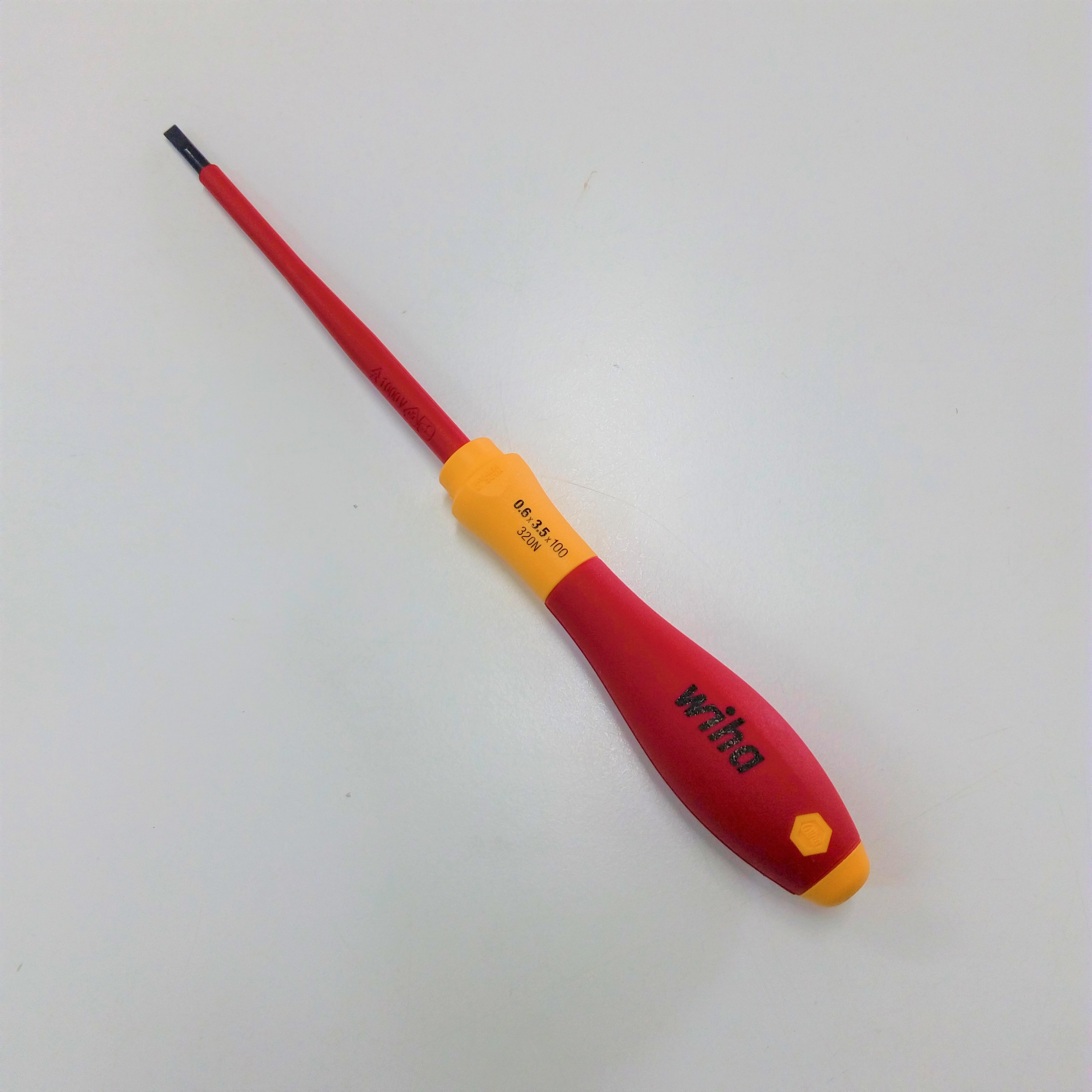 ไขควงแบนหุ้มฉนวน 3.5x100 mm. WIHA ใช้ขัน TERMINAL 2.5
