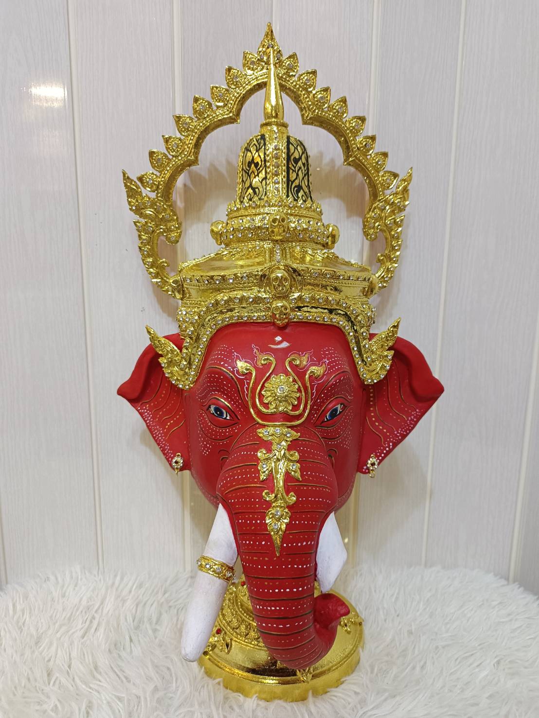 พระพิฆเนศ ขนาดกลาง เกรดพรีเมี่ยม พร้อมฐานไม้กลึงตีลายประดับเพชร