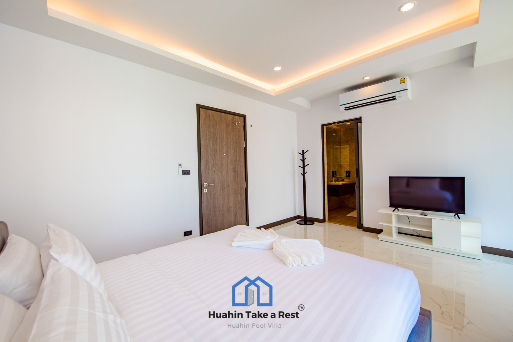 HR15039 บ้านพักติดทะเลหัวหิน The Premium Beach Villa Hua Hin